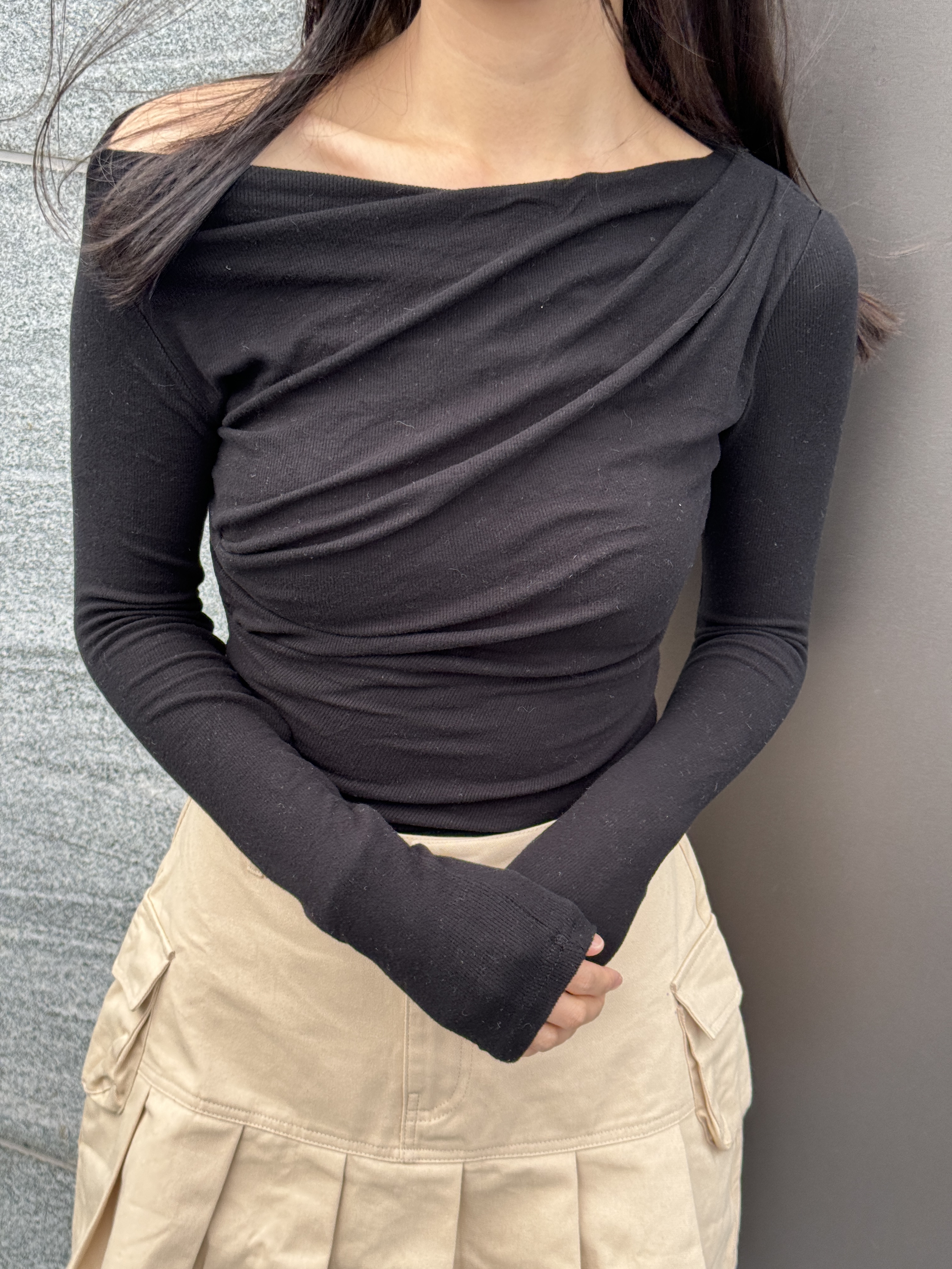 (現貨) 超級舒服有彈性皺皺百搭上衣 T1120 (黑)