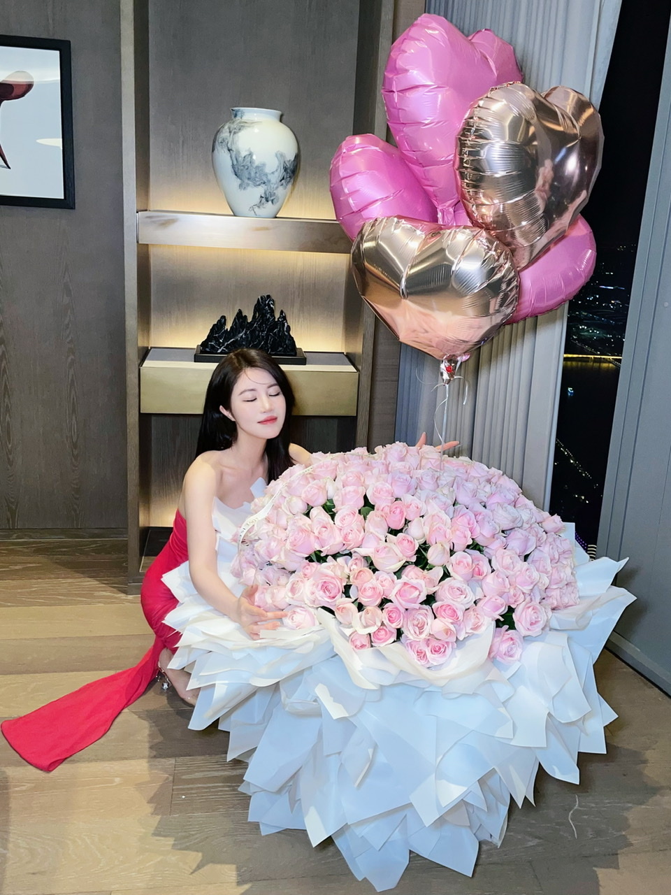 ㊗️：優雅美麗的BOSS盈迦🎈🥳 每天有每天的快樂🎊✨ 而今天是生日快樂🎂🥂