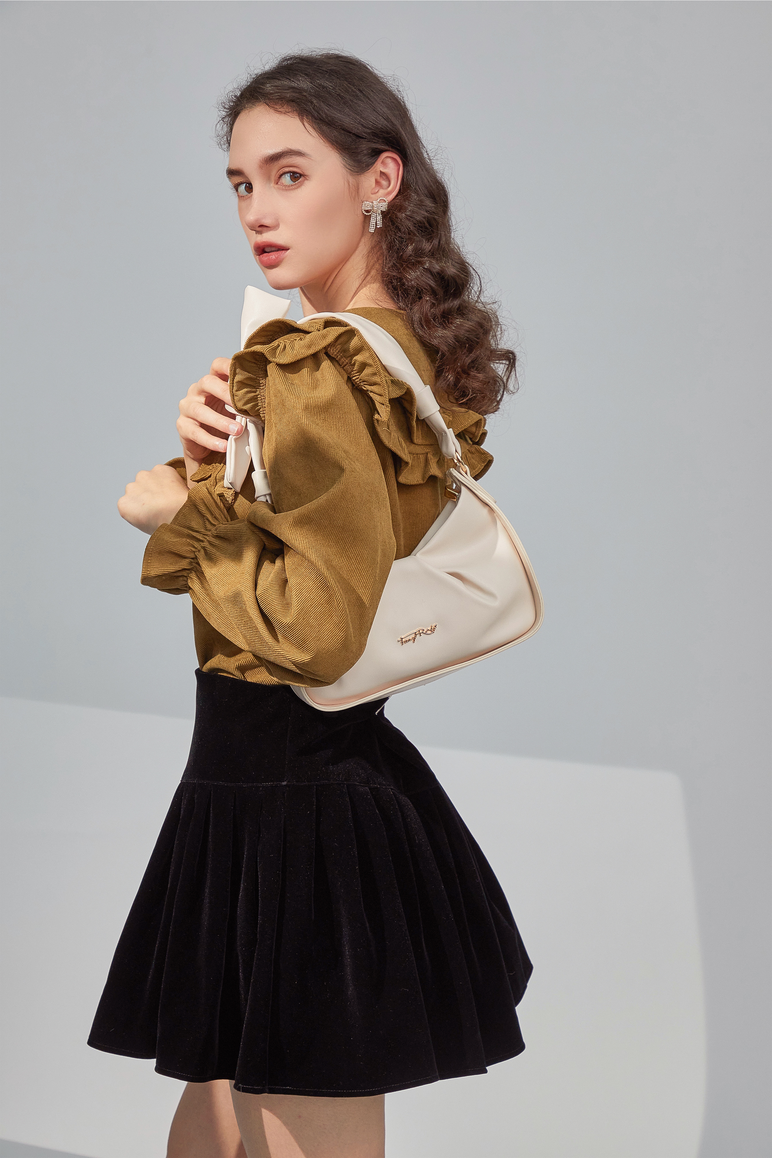 Fancy Bow Bow Top Handle Shoulder Bag