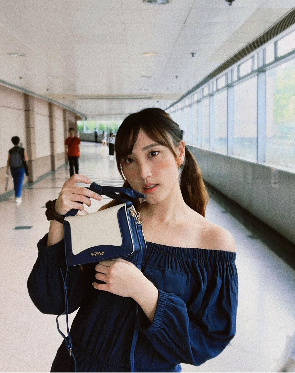 Airy蝴蝶結斜背包