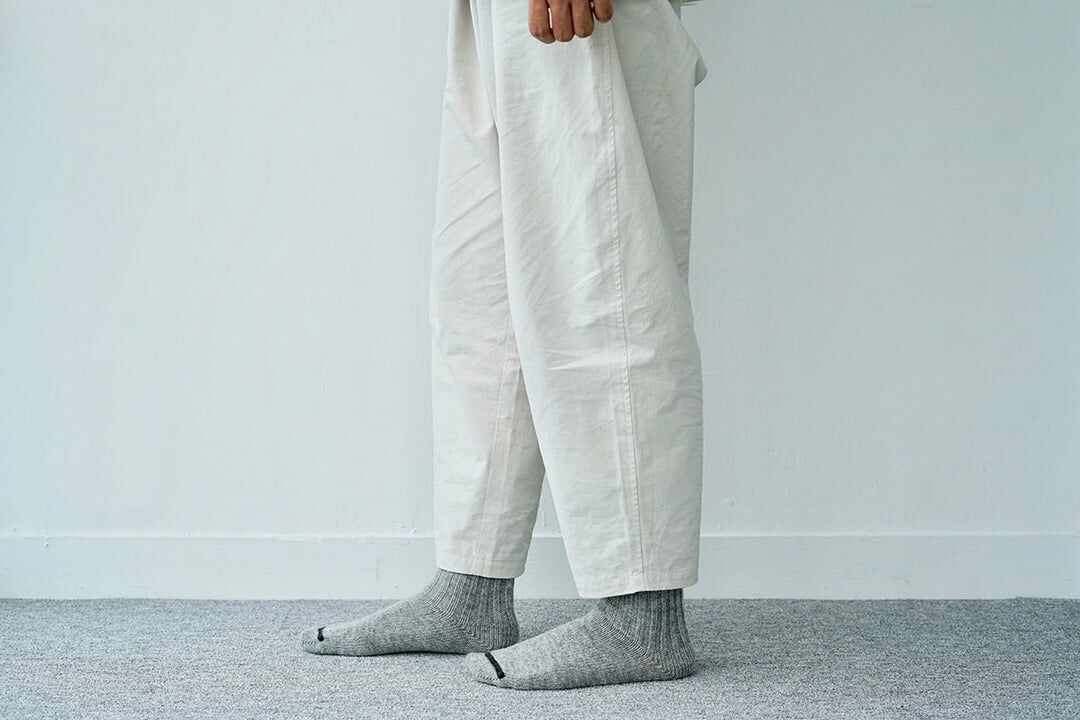 NISHIGUCHI KUTSUSHITA 羊毛綁帶襪