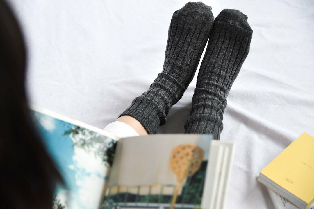 NISHIGUCHI KUTSUSHITA 羊絨條紋襪