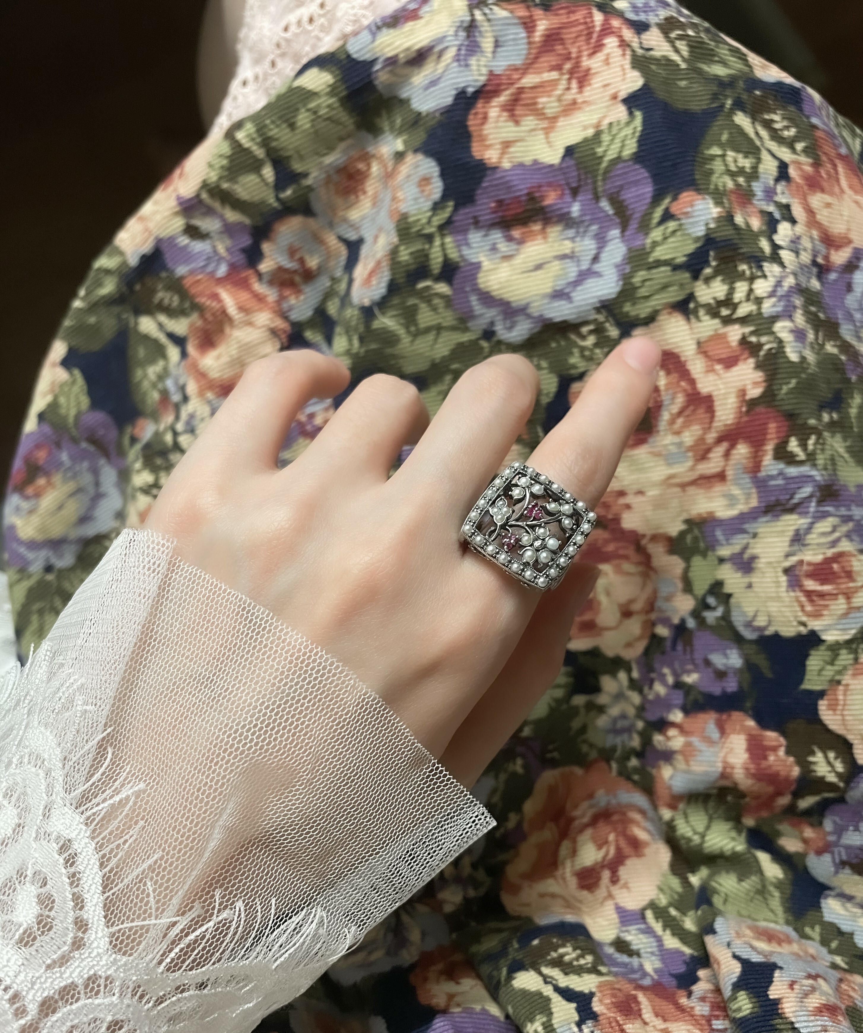 立體方形紅寶戒指