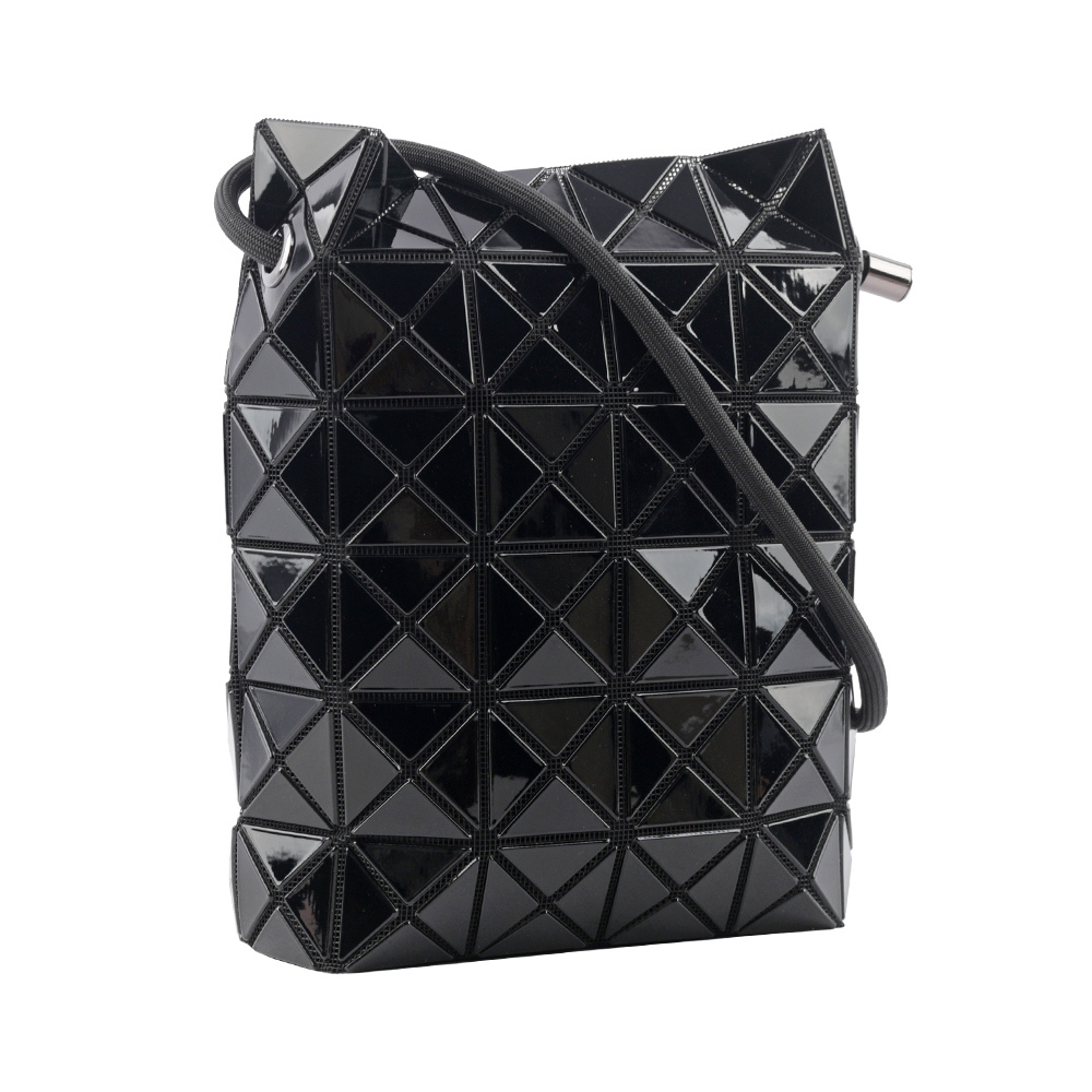 【ISSEY MIYAKE三宅一生】BAO BAO WRING 亮面抽繩水桶包