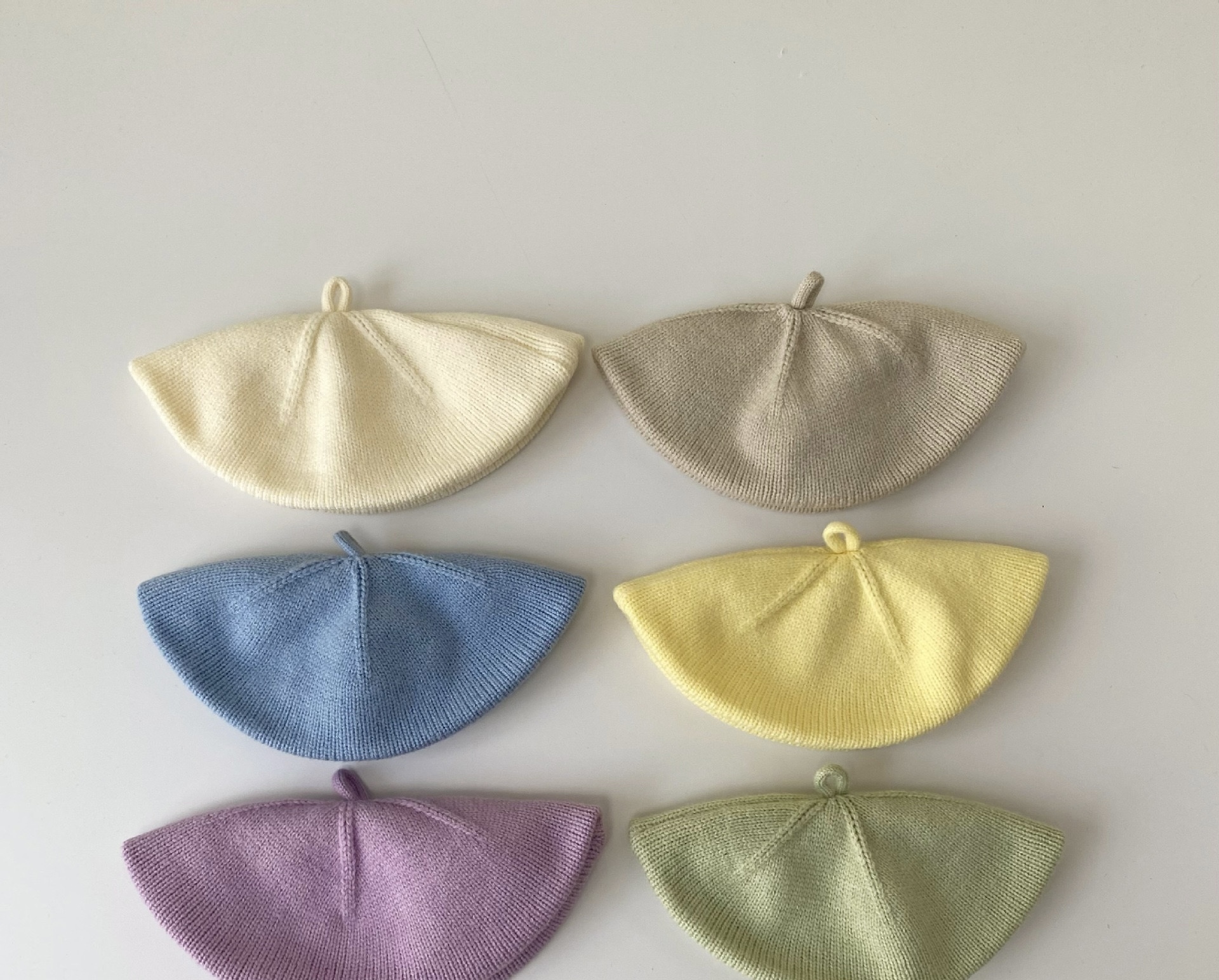 嫩嬰的第一頂貝雷帽