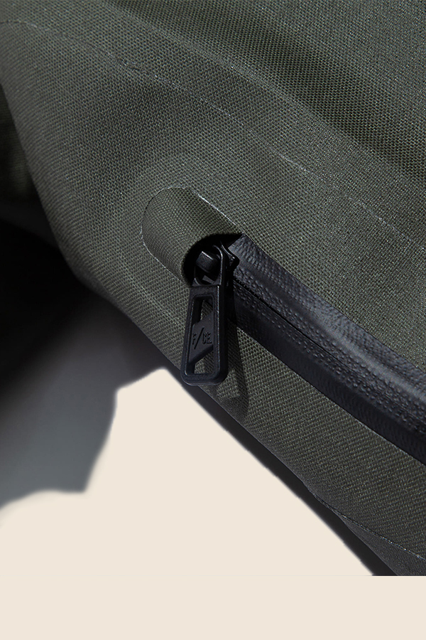 F/CE.®️ - CORDURA 拉鍊防水後背包