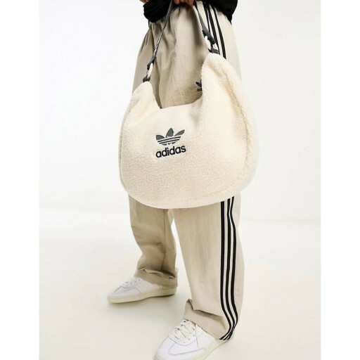 【Luxury】預購 ADIDAS SHOULDERBAG 羊羔毛肩背包手提包 II3399 QQ毛包 新款 愛迪達