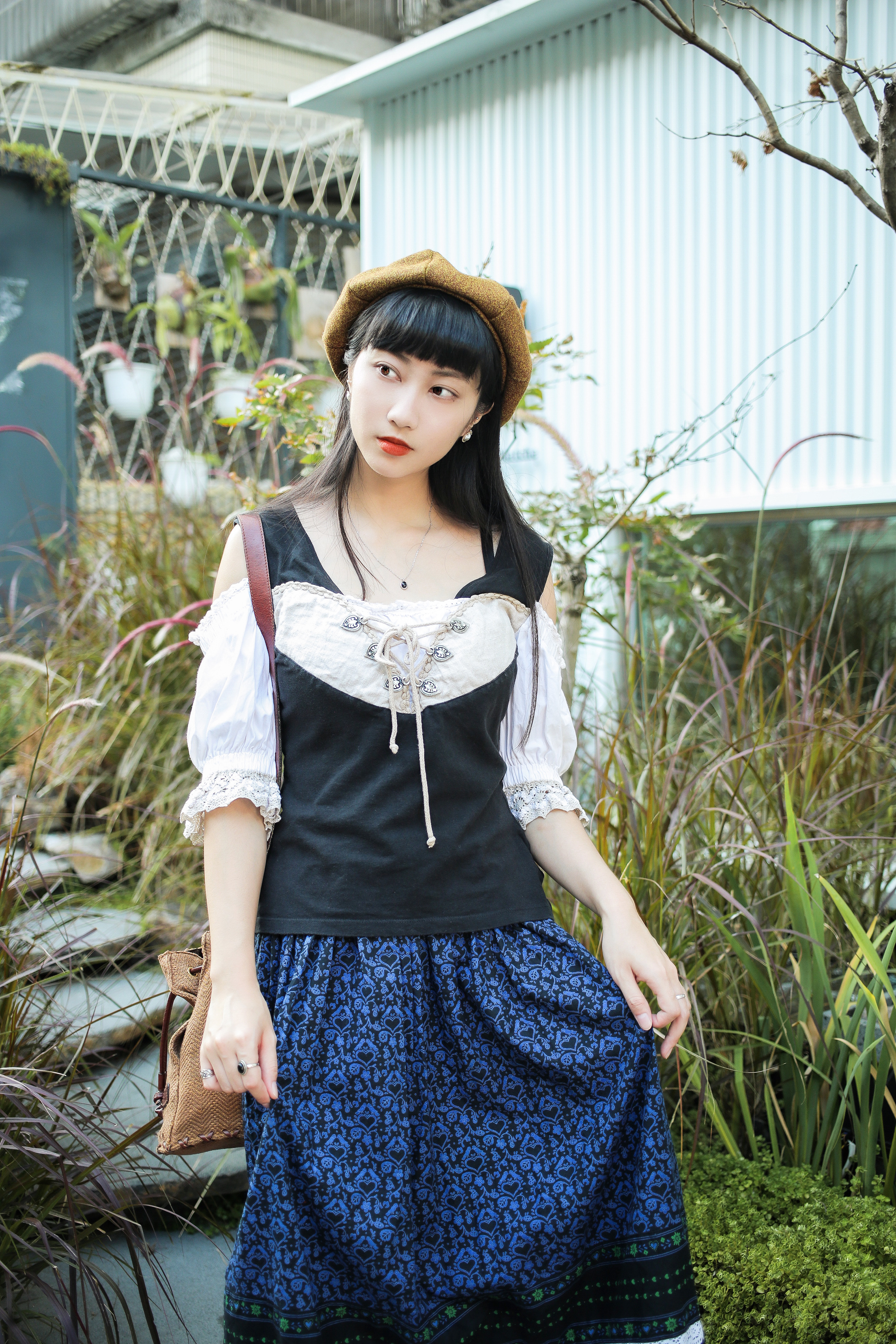 Vintage Top /古著露肩提洛爾上衣