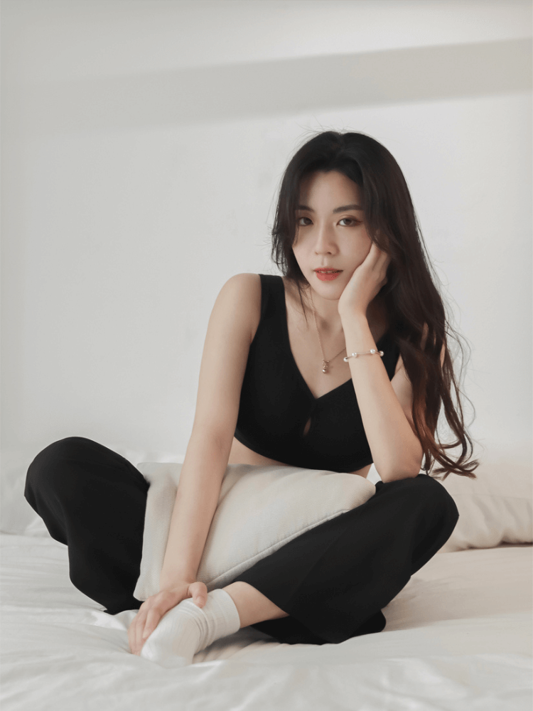 佳瑪大罩杯內衣，無鋼圈系列黑色，實穿畫面