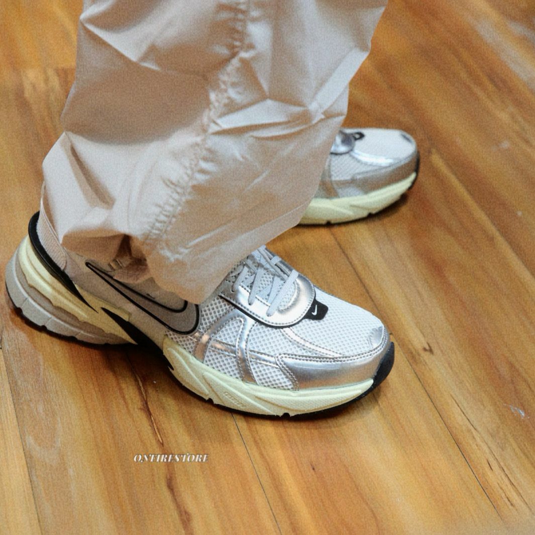 {現貨} Nike V2K Run Womens Metallic Silver FD0736-100