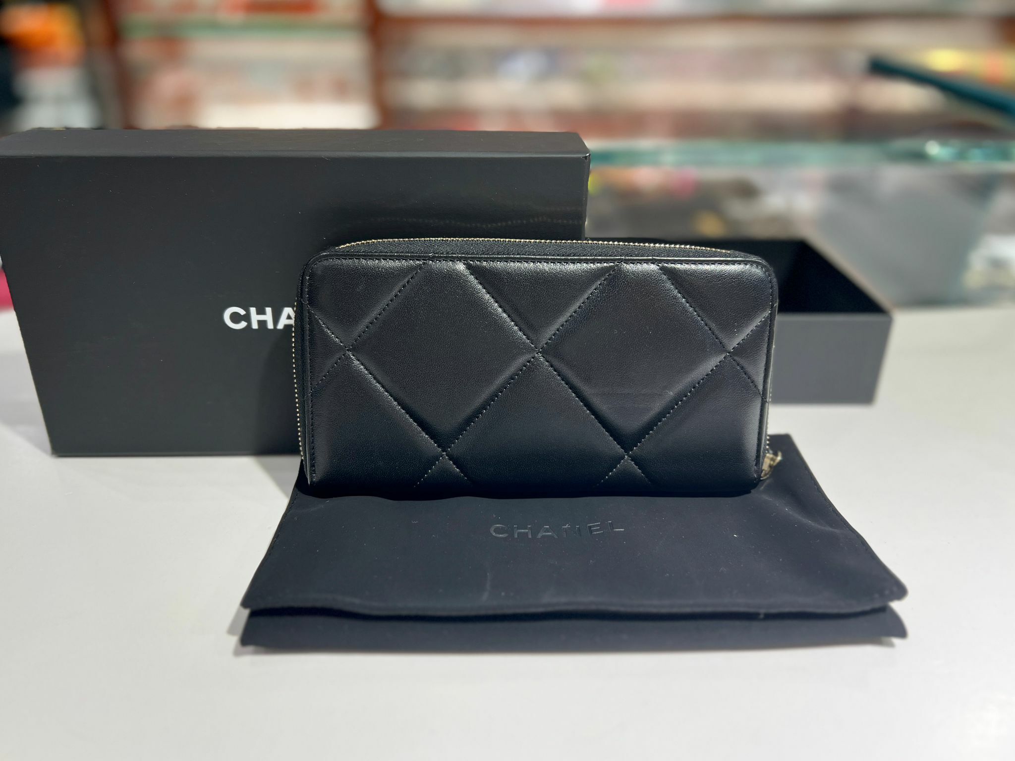 全新CHANEL 19 拉鏈長銀包 AP1063 黑色羊皮/織皮金扣  CHANEL LONG WALLET #BRAND NEW #香榭站正品