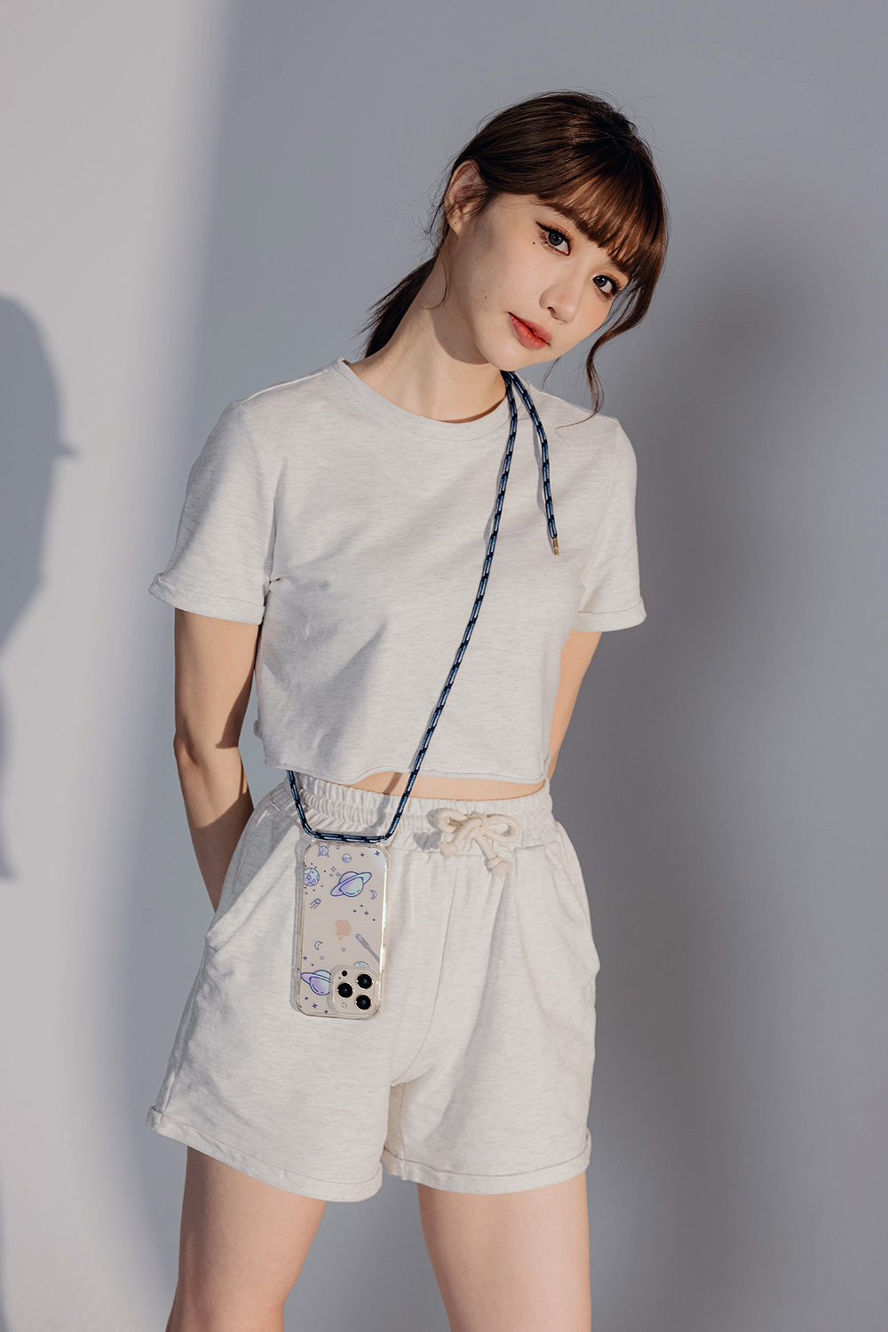 【特惠款】紫色星球 掛繩手機殼 iPhone 13