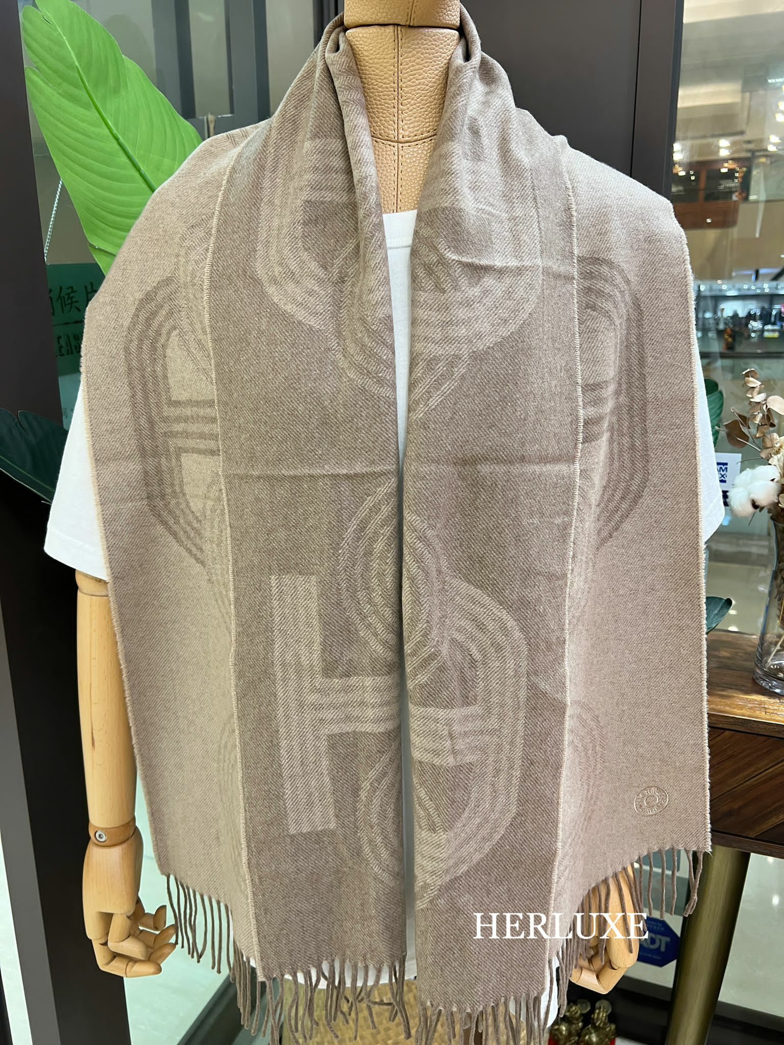 Circuit 24 Faubourg muffler 100 % cashmere 40x160cm