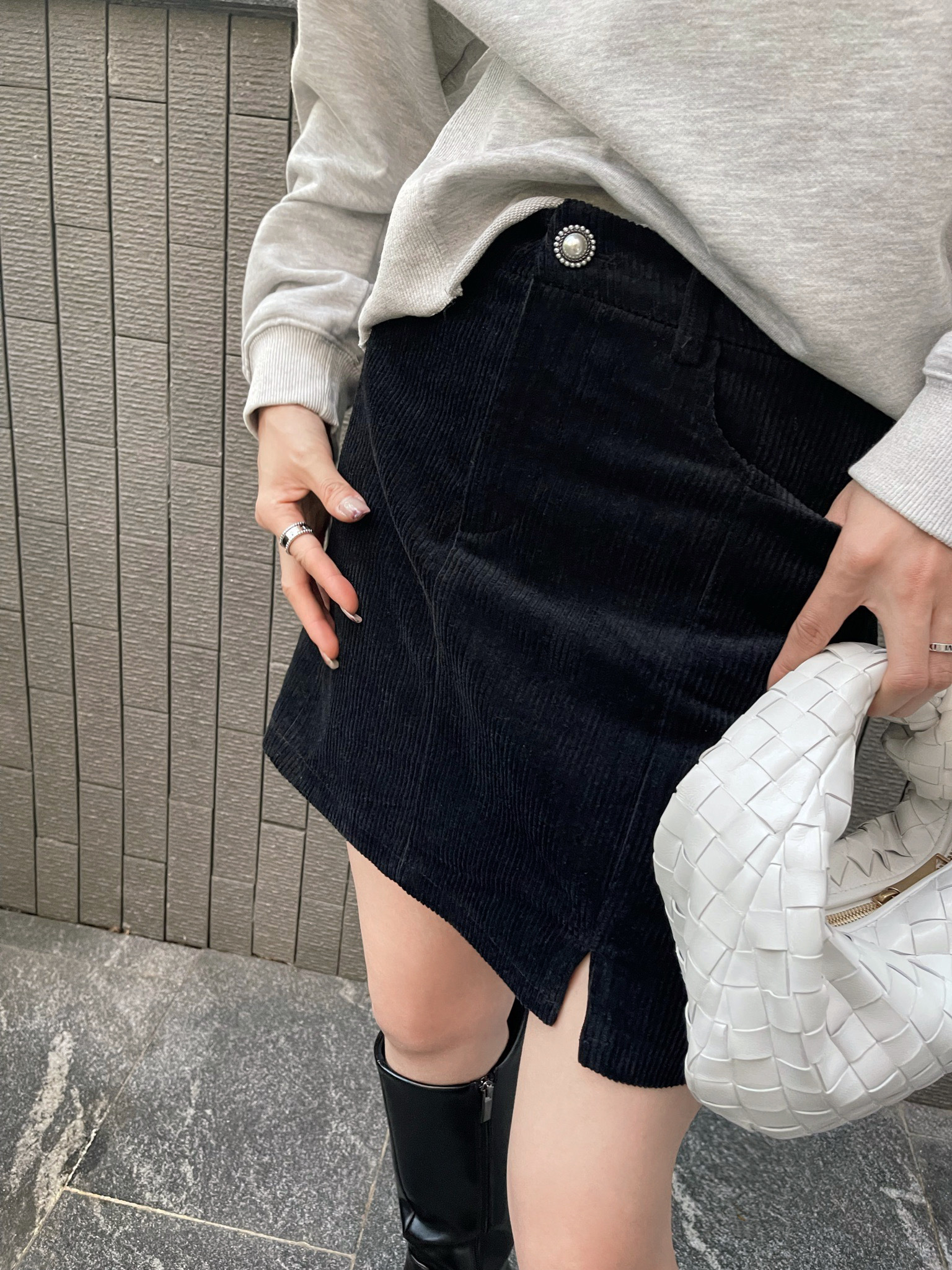 Corduroy Slit Hem Mini Skirt_SK2311L27