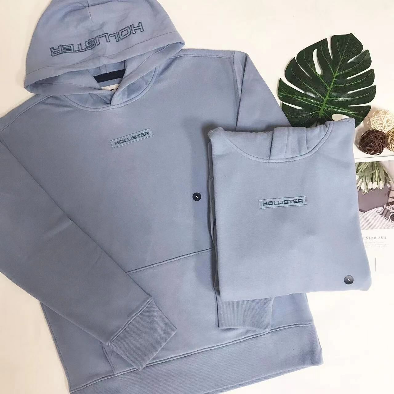 HOLLISTER MIDDLE LOGO HOODIES