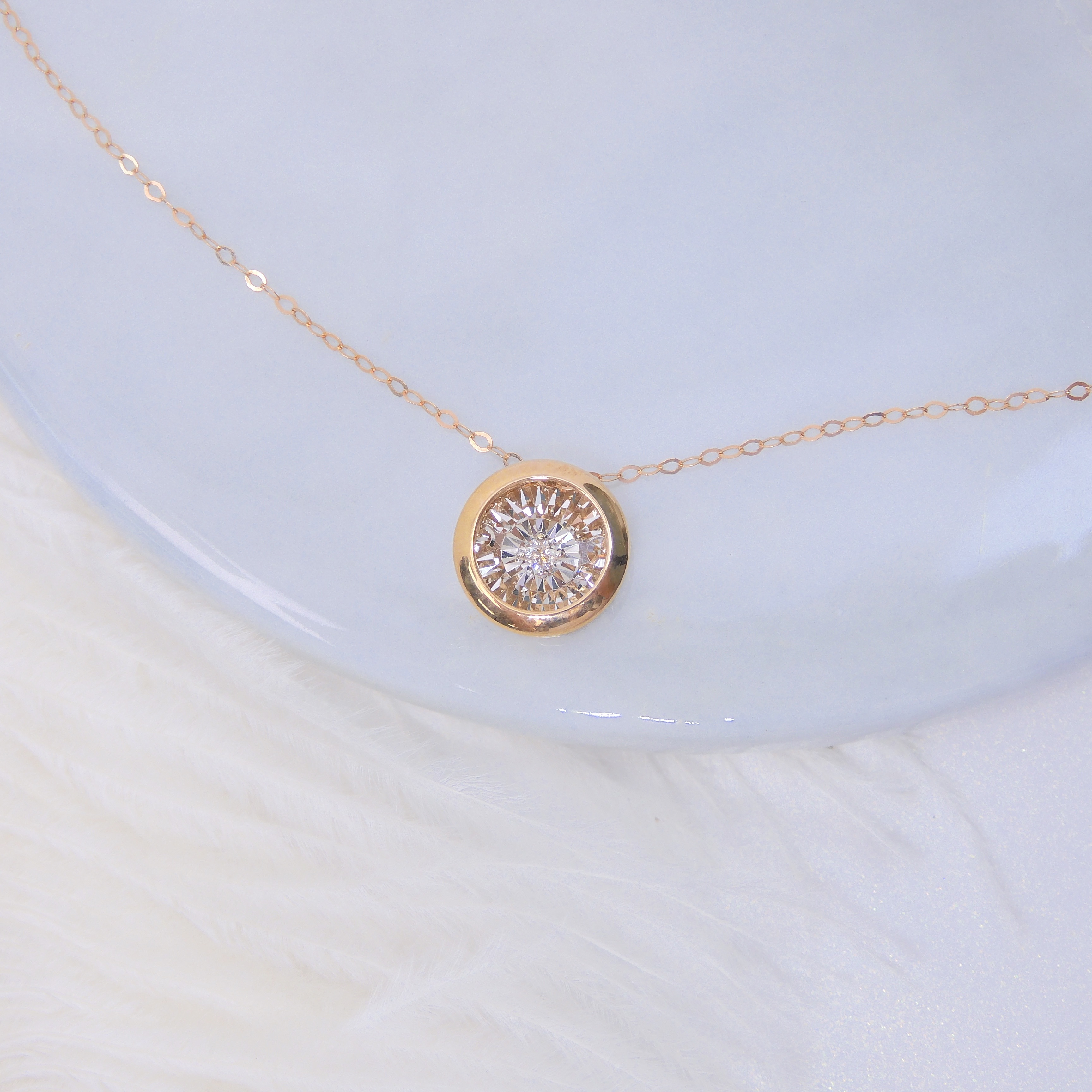 18K Gold 0.02ct Dancing Stone Diamond Necklace