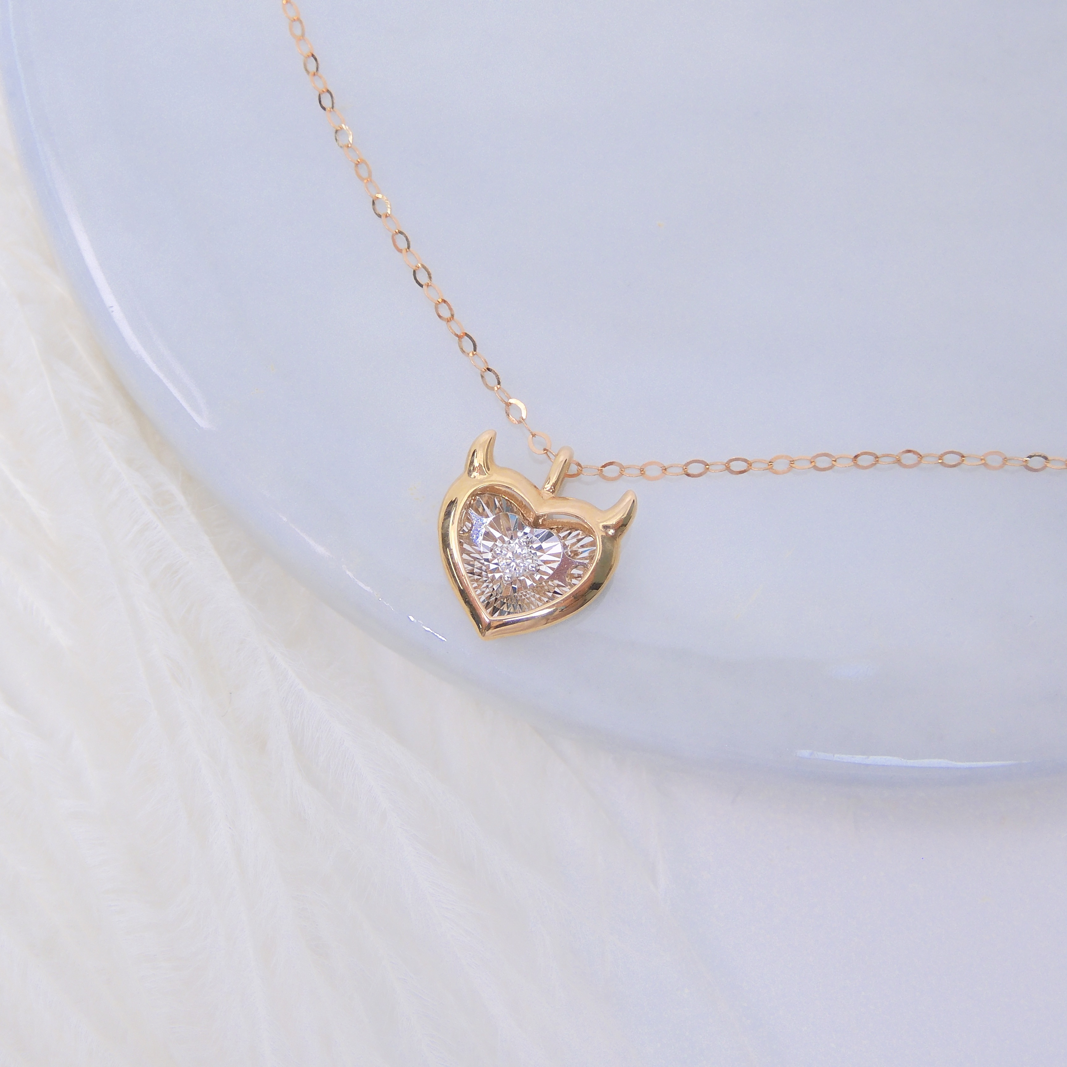 18K金 0.02ct Dancing Stone 心鑽石項鍊