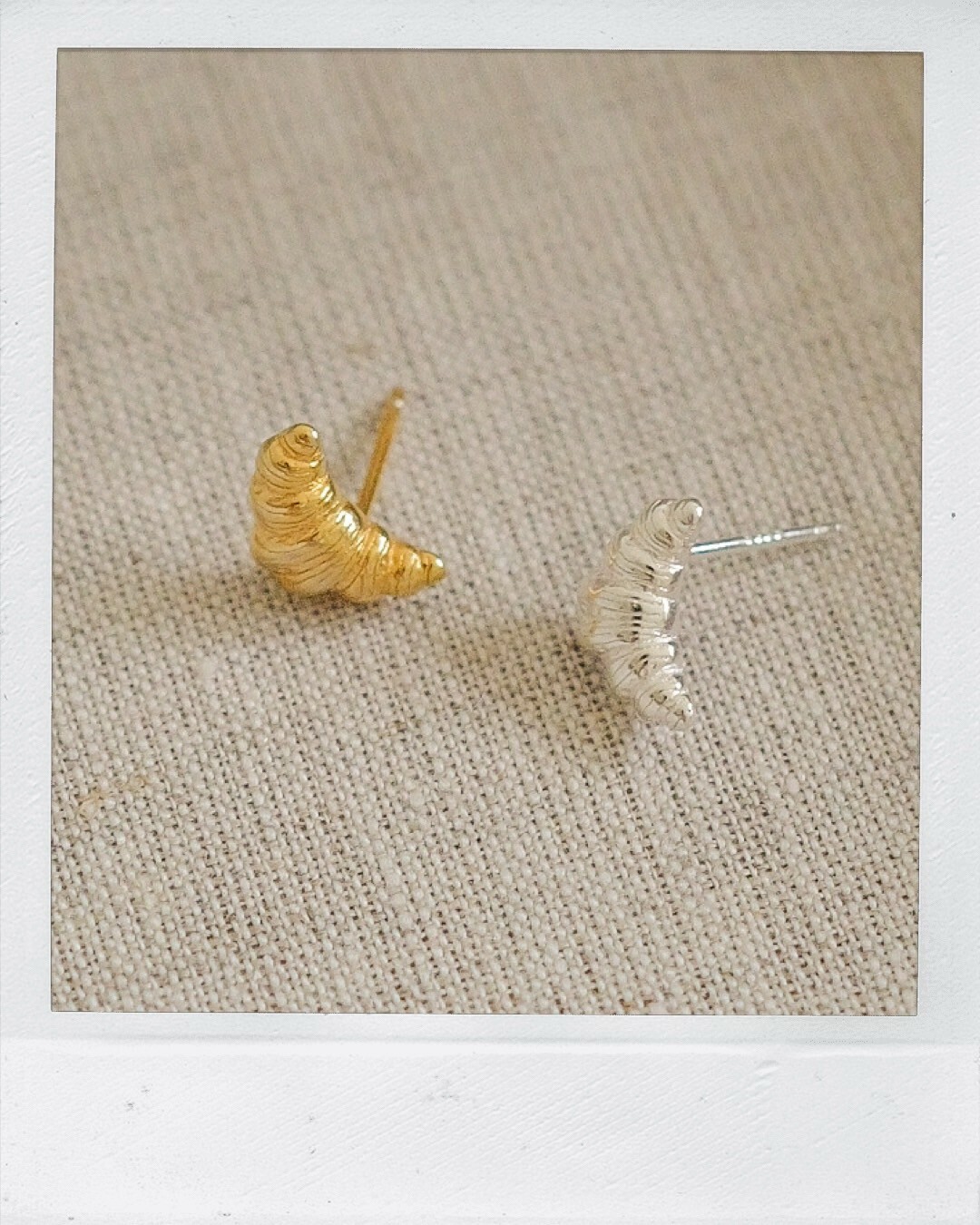 KA298 Croissant Earring