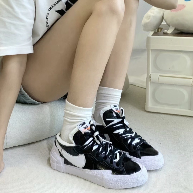 【Focus Store】預購 Sacai x Nike Blazer Low "Black Patent Leather" 黑白漆皮 解構 板鞋 DM6443-001