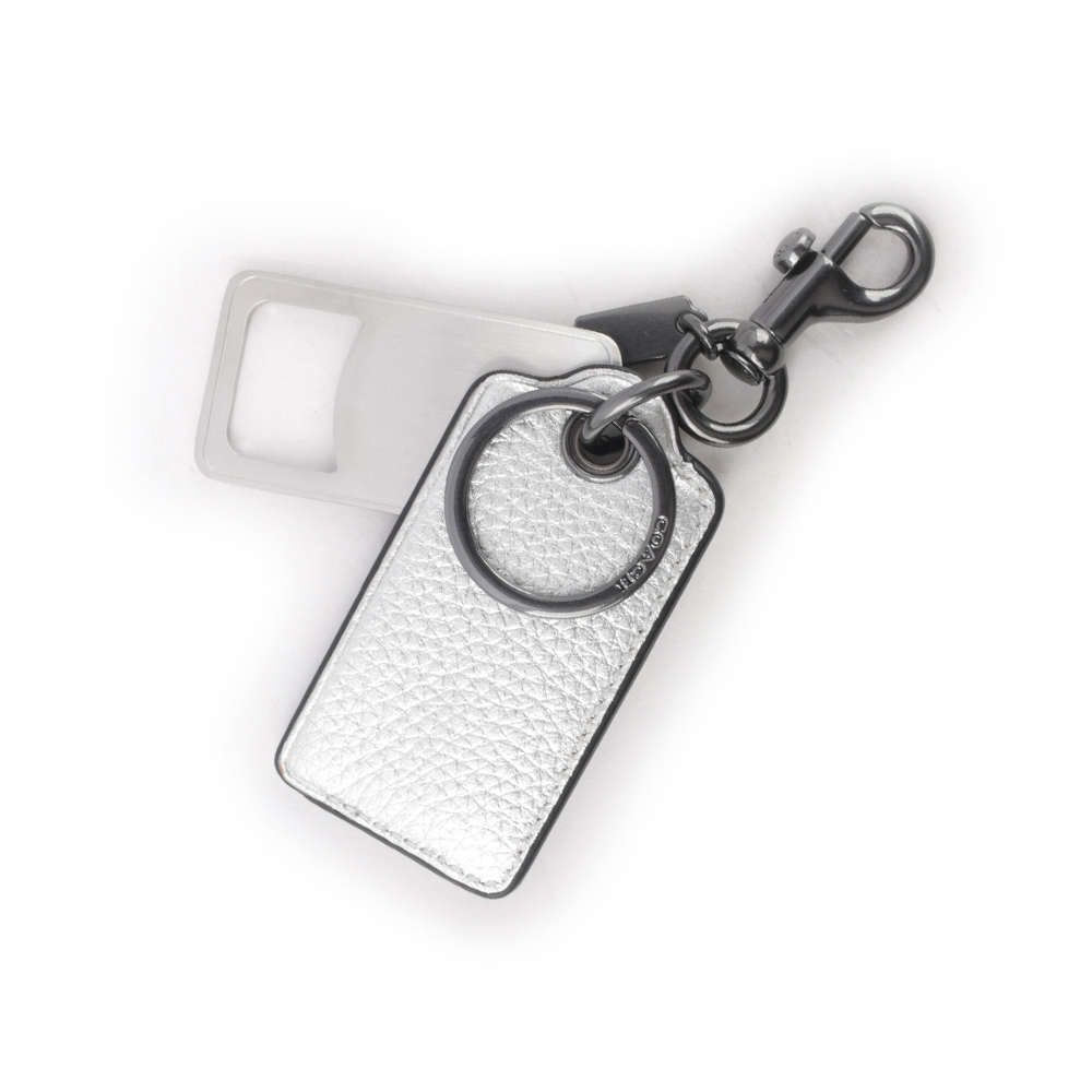 【COACH】Logo 吊牌及開瓶器造型吊飾/鑰匙圈(銀色) CM207 QBMEA