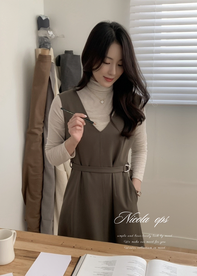 🚀當日出貨 Nicola 優雅V領洋裝  ( 2 colors) 附綁帶