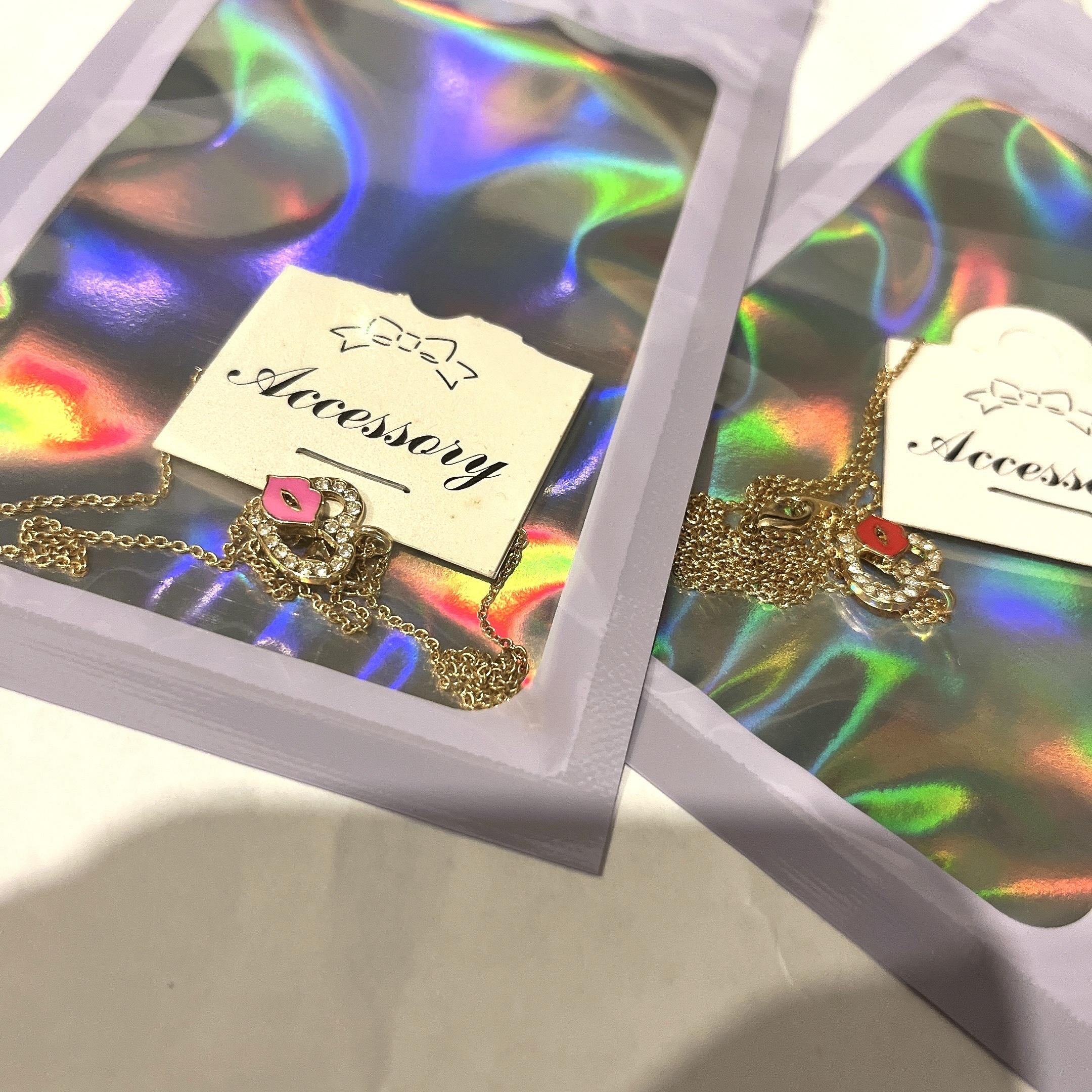 正韓愛心嘴唇短項鍊 金色