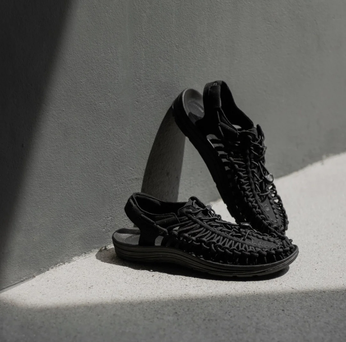 KEEN UNEEK OG 編織透氣涼鞋 黑色