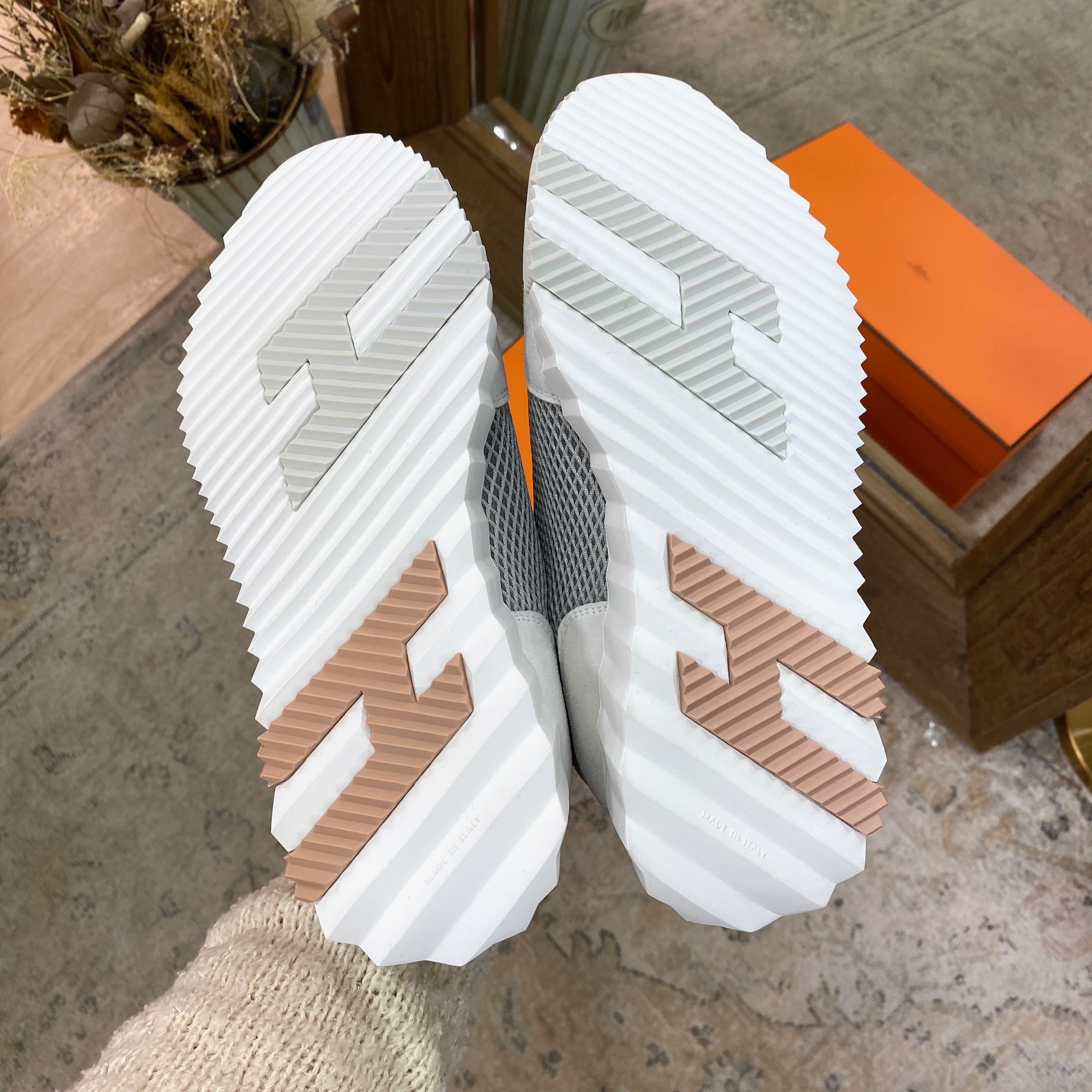 Unused] Hermes femme bouncing sneakers 36.5 gris lu