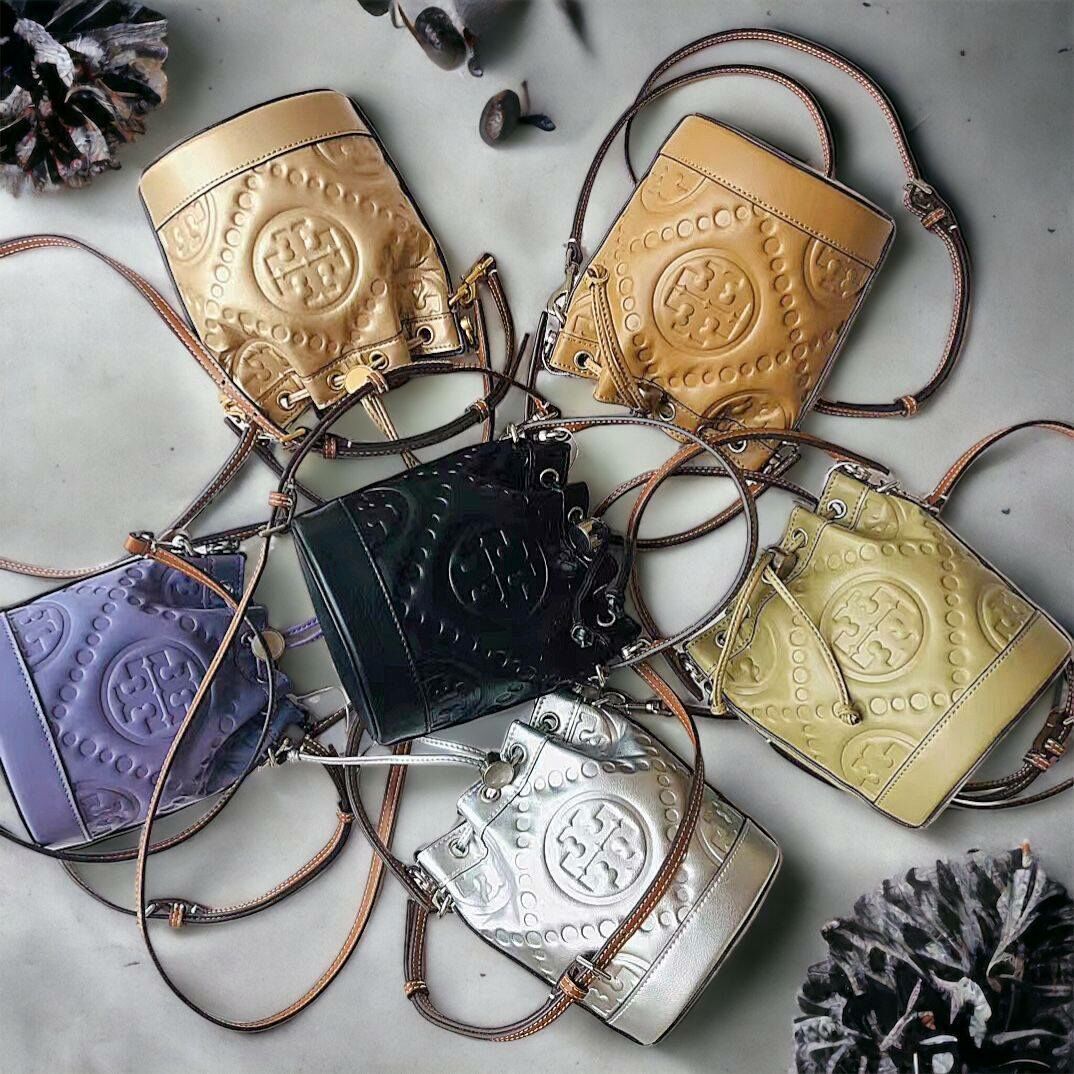 TORY BURCH 迷你漆皮束口水桶包