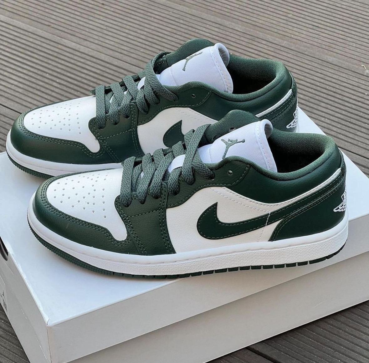 NIKE AIR JORDAN 1 LOW 