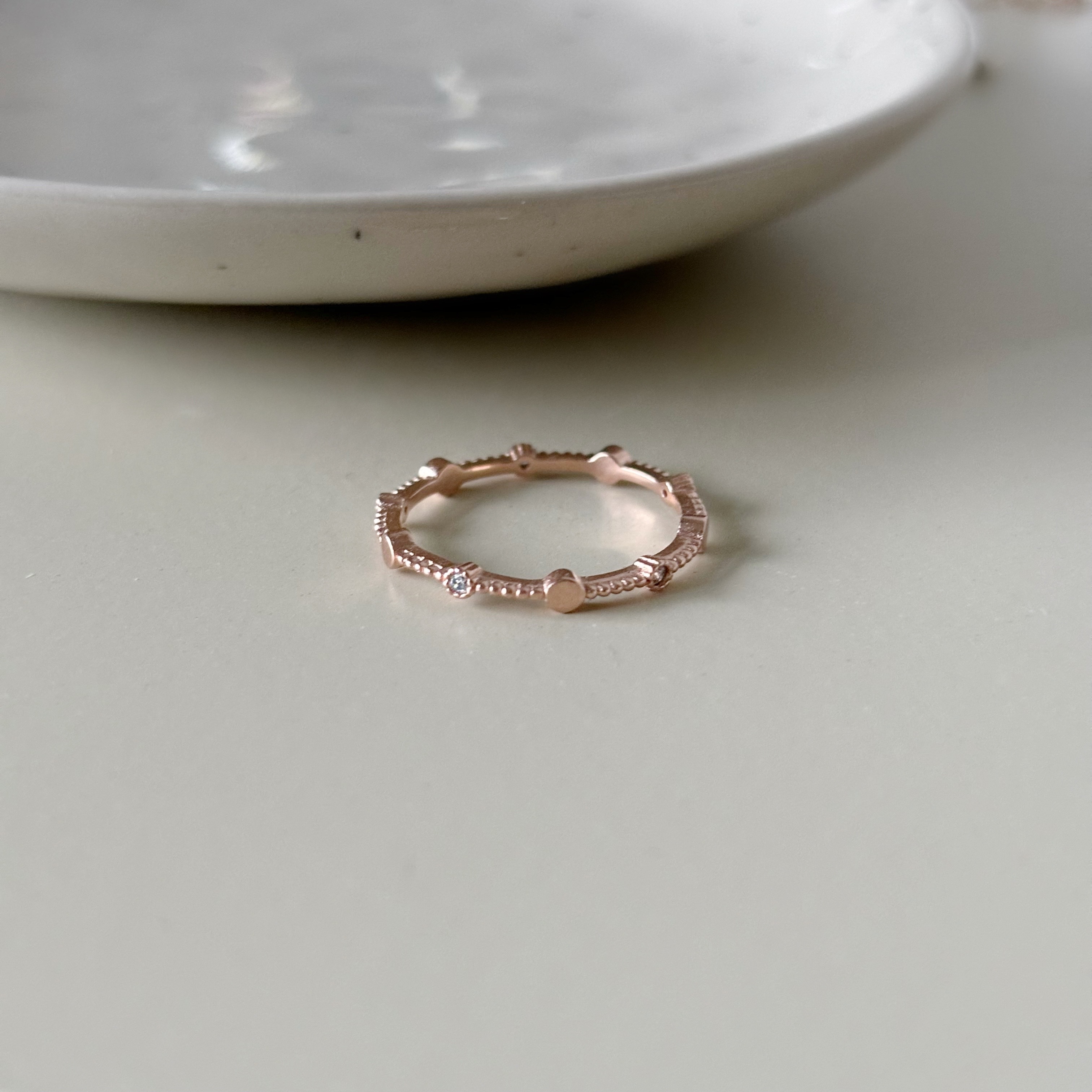 滾珠小圓片鋯石戒指