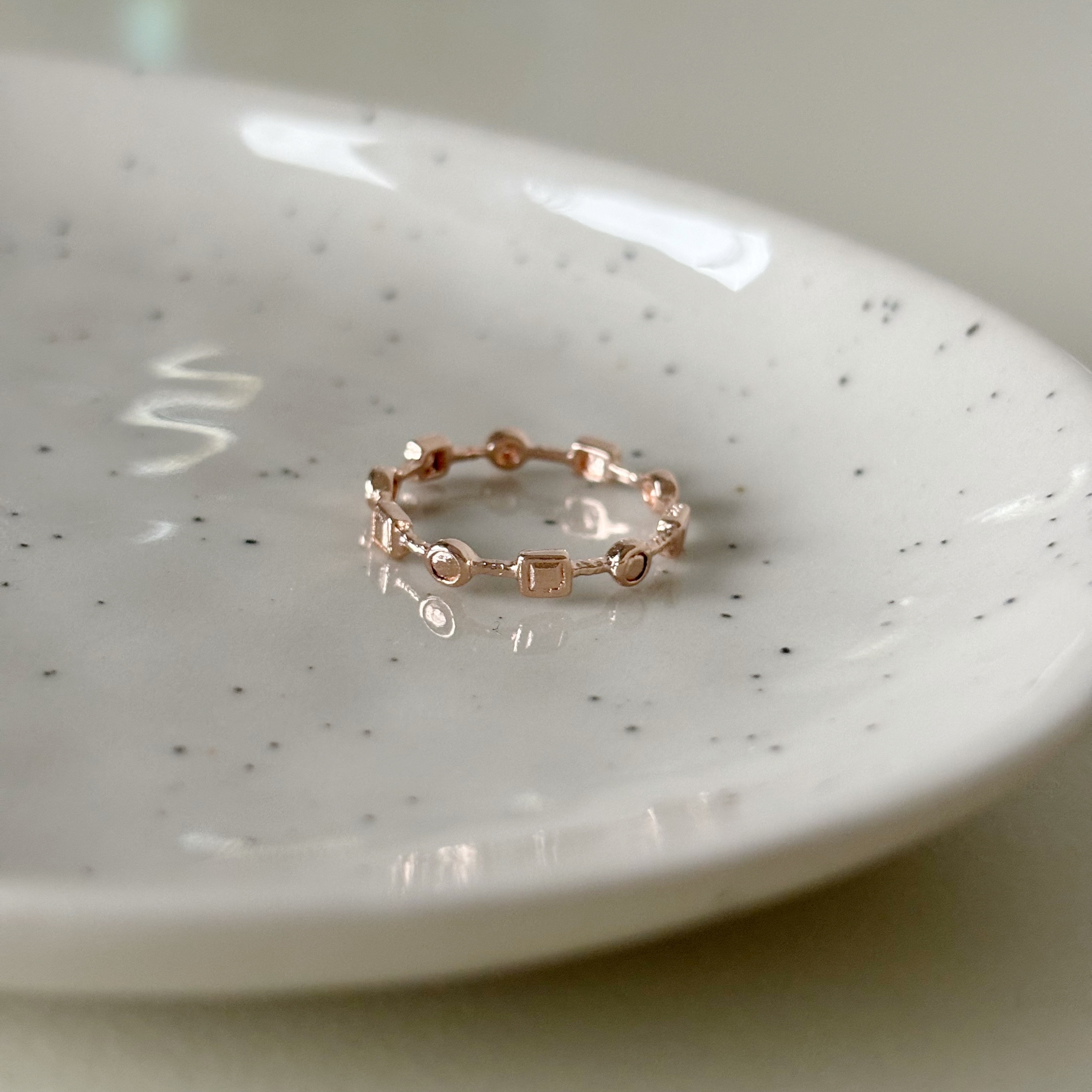 整圈方塊小圓戒指