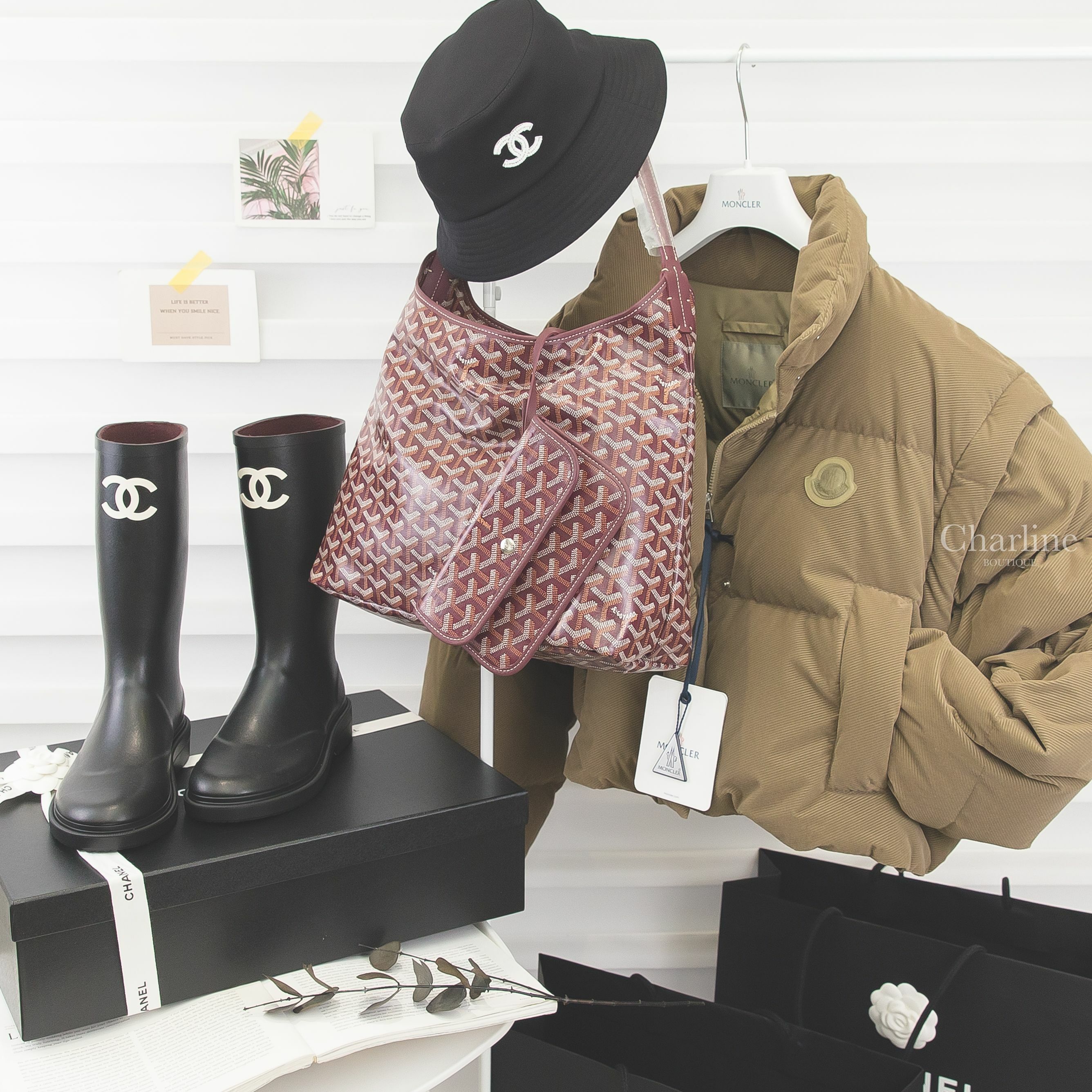 Goyard Bohème Hobo Bag 勃根地酒紅色手提肩背包,Chanel High Boots 黑色白CC後跟字母橡膠雨靴,Bucket Hat 黑底白色珠珠CC拼黑紅格紋內裡棉質漁夫帽-Charline Boutique 精品代購