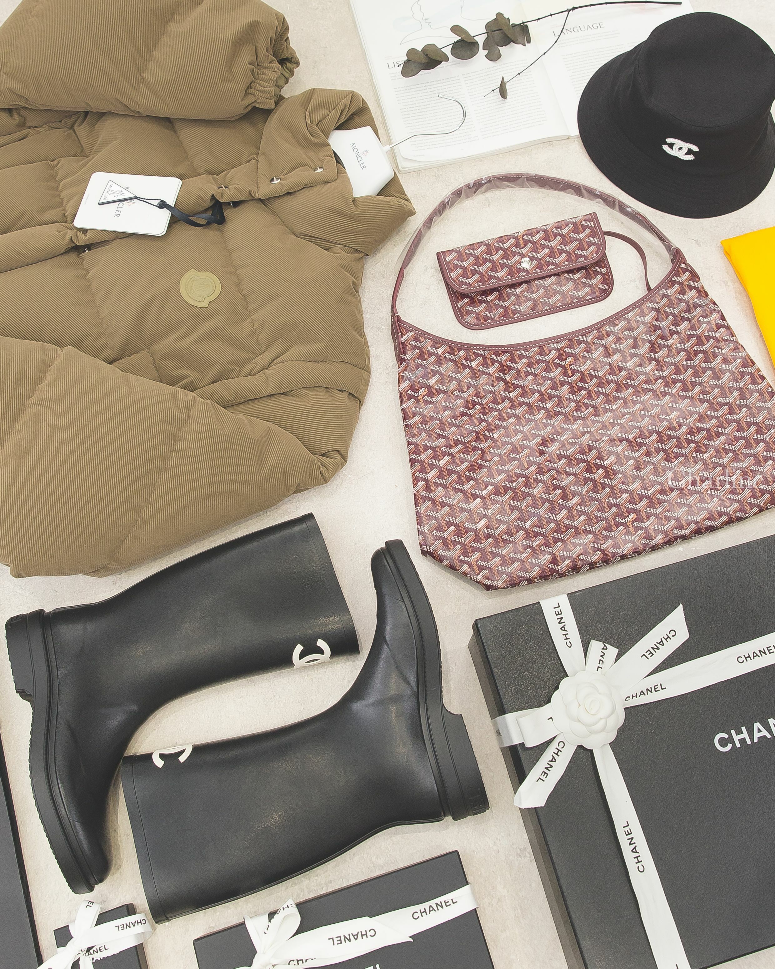 Goyard Bohème Hobo Bag 勃根地酒紅色手提肩背包,Chanel High Boots 黑色白CC後跟字母橡膠雨靴,Bucket Hat 黑底白色珠珠CC拼黑紅格紋內裡棉質漁夫帽-Charline Boutique 精品代購