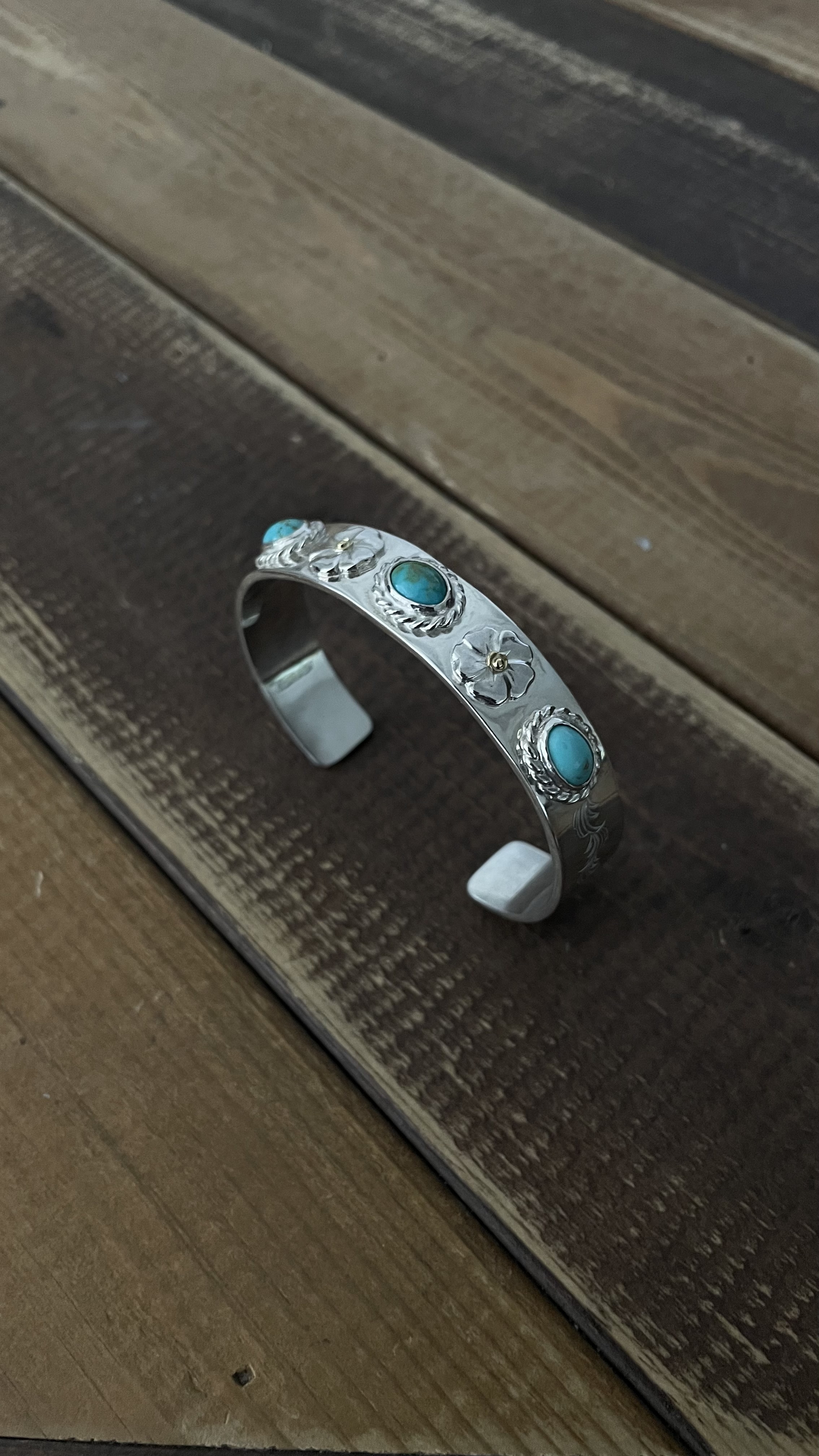 One Eagle Arabesque Bangle