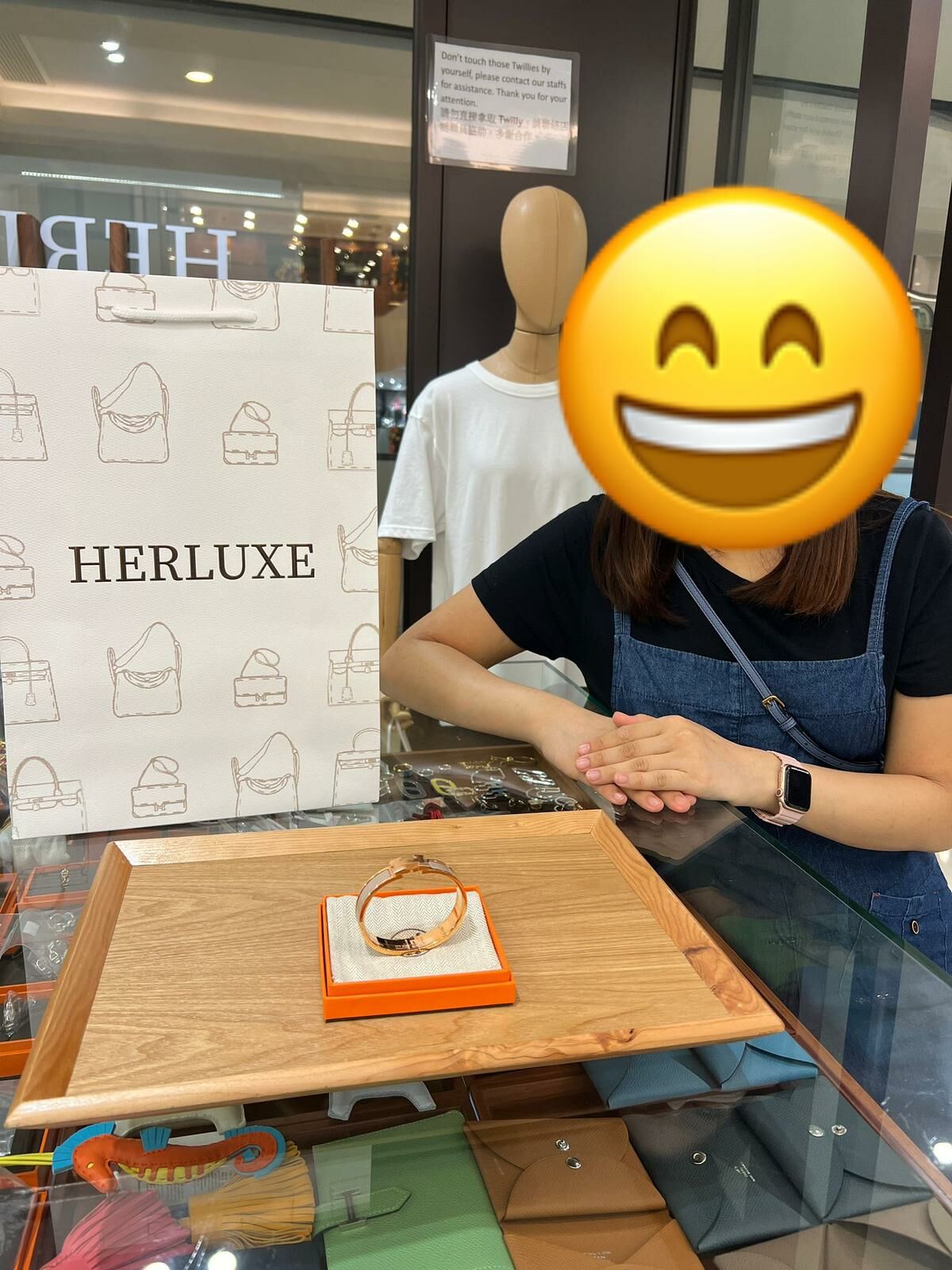 【 感謝支持 】爽快靚靚來pick up Clic H手鐲🎉 買到心儀貨品💞 靚靚好開心🥳 多謝你嘅支持🫶