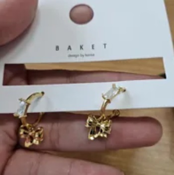 [S] BAKET GOLD RIBBON DIAMOND EARRING, SBK14 (SBK14)