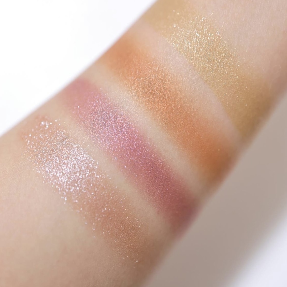 [限定] ETVOS Mineral Classy Shadow Innocent Bloom 礦物眼影彩盤