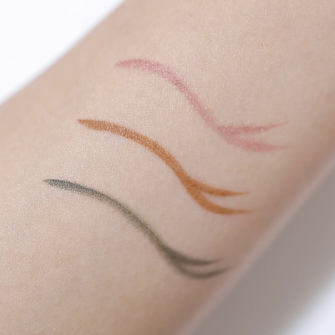 [限定] ETVOS Mineral Smooth Liquid Eyeliner 礦物光滑液體眼線筆