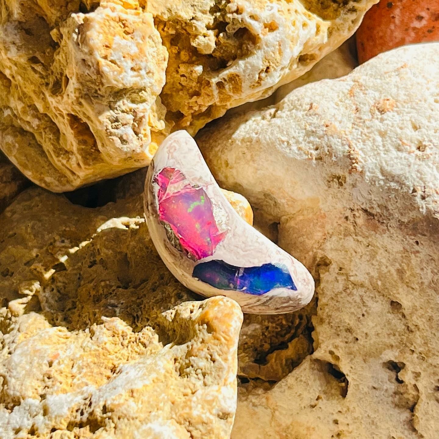 [原石] 墨西哥火蛋白石