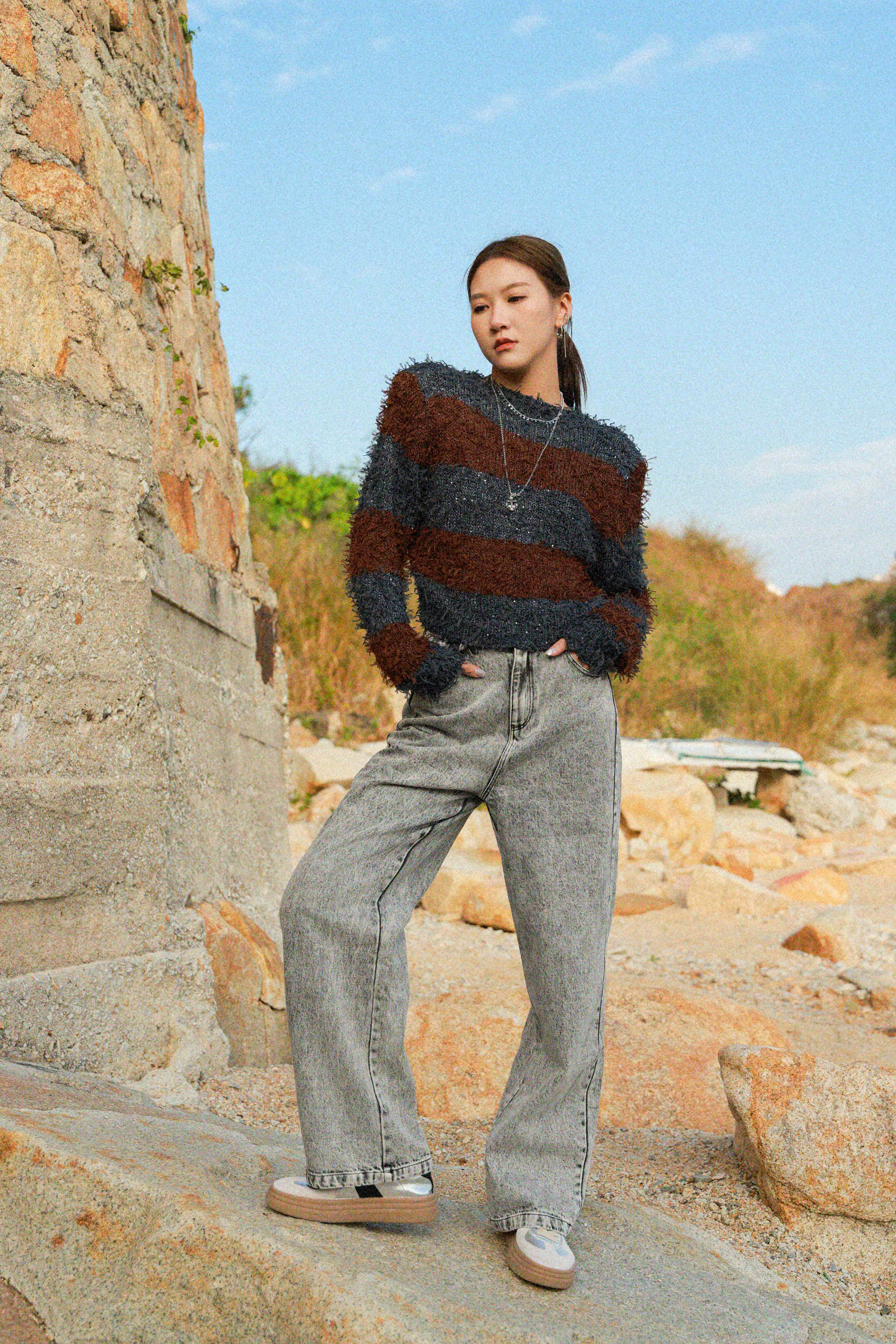 網布蘇蘇線混珠片橫間針織上衣（現貨款式）