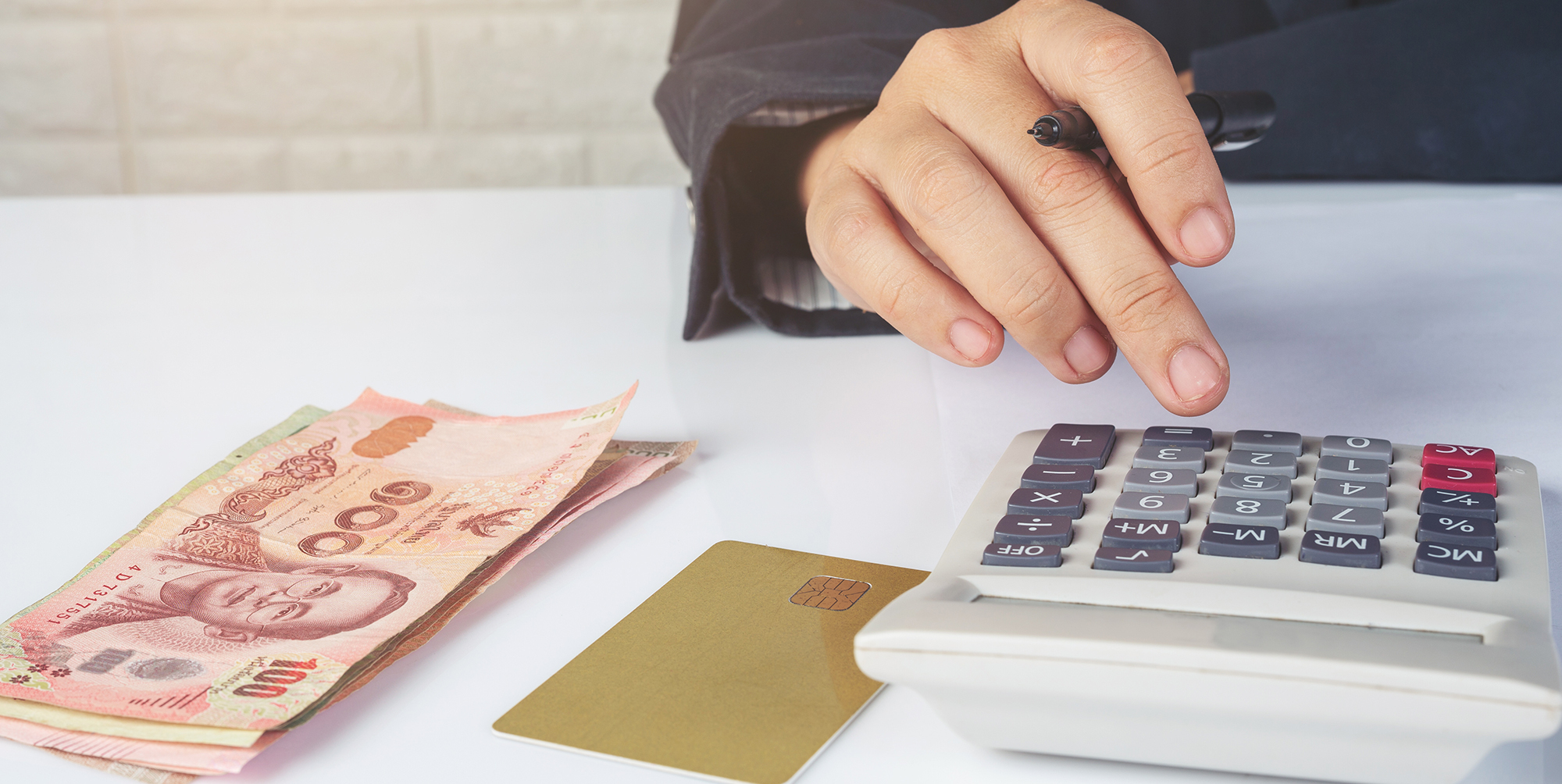 因費用昂貴在精打細算的人