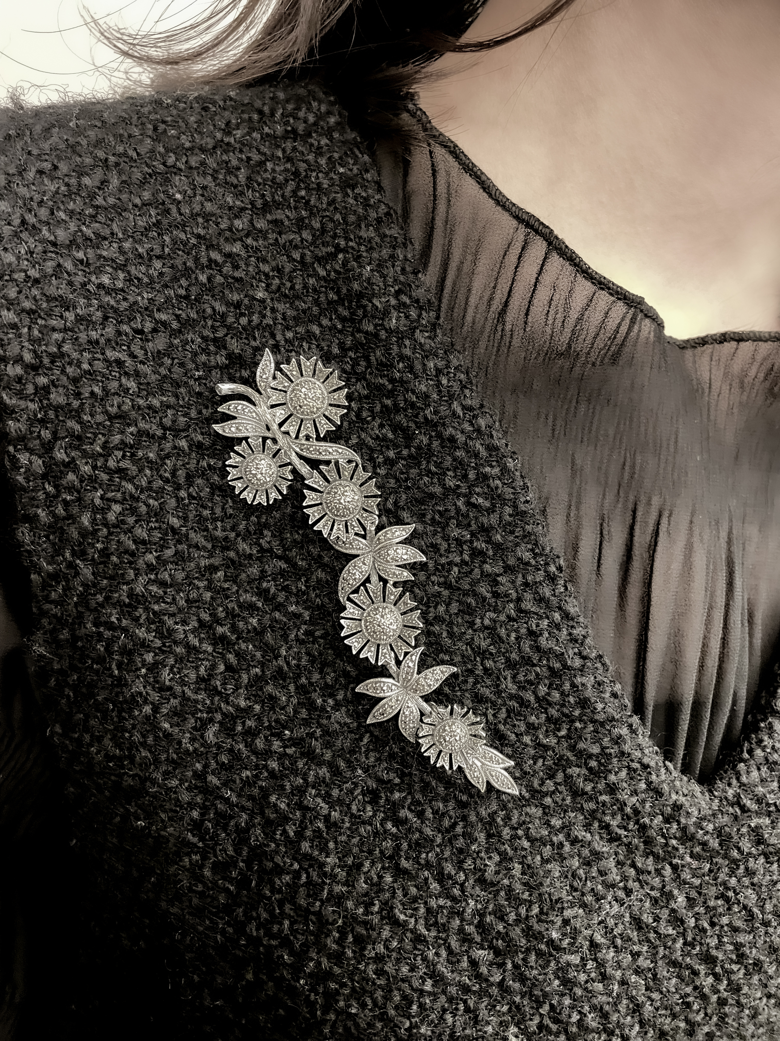 馬克賽石向日葵胸針