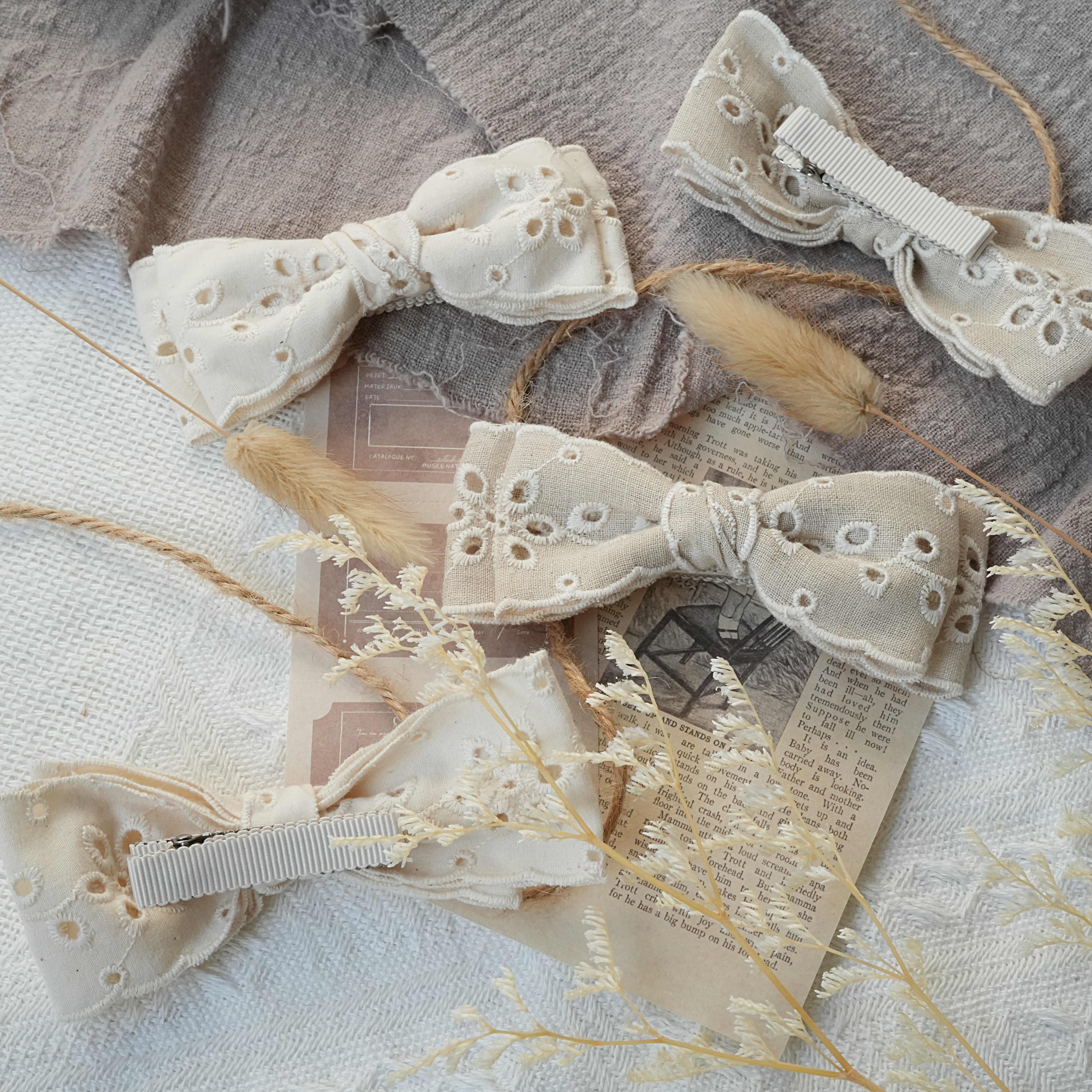 亞麻雕花蝴蝶結髮夾