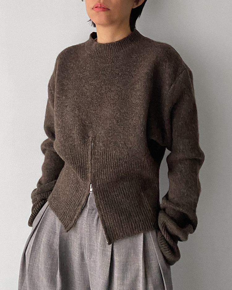 MFT-2436 拉鍊微高領上衣