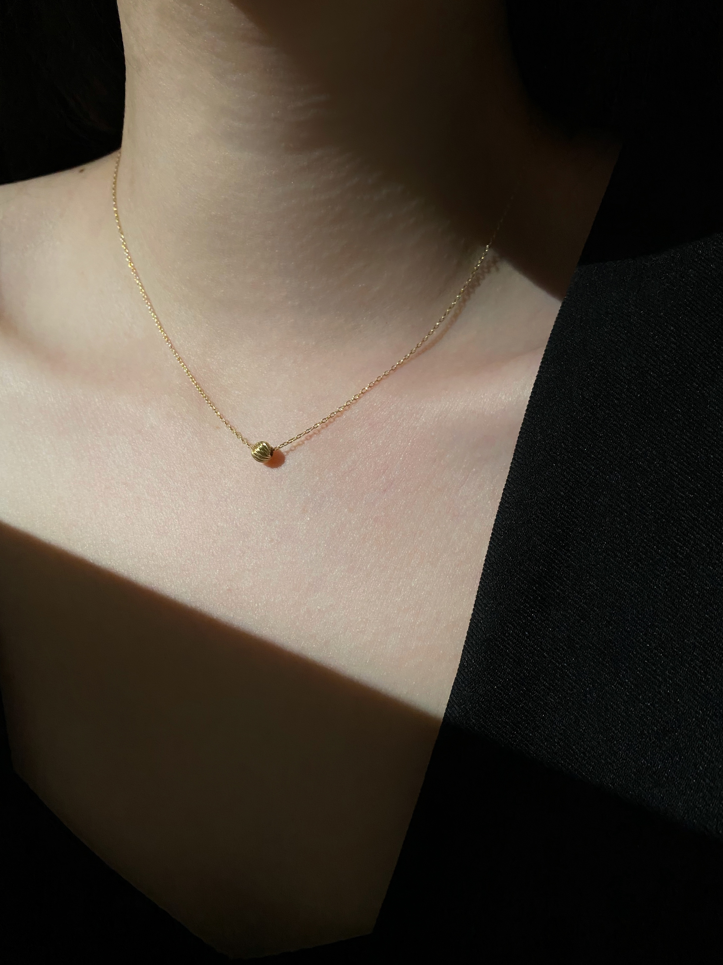 一顆幸運金球項鍊