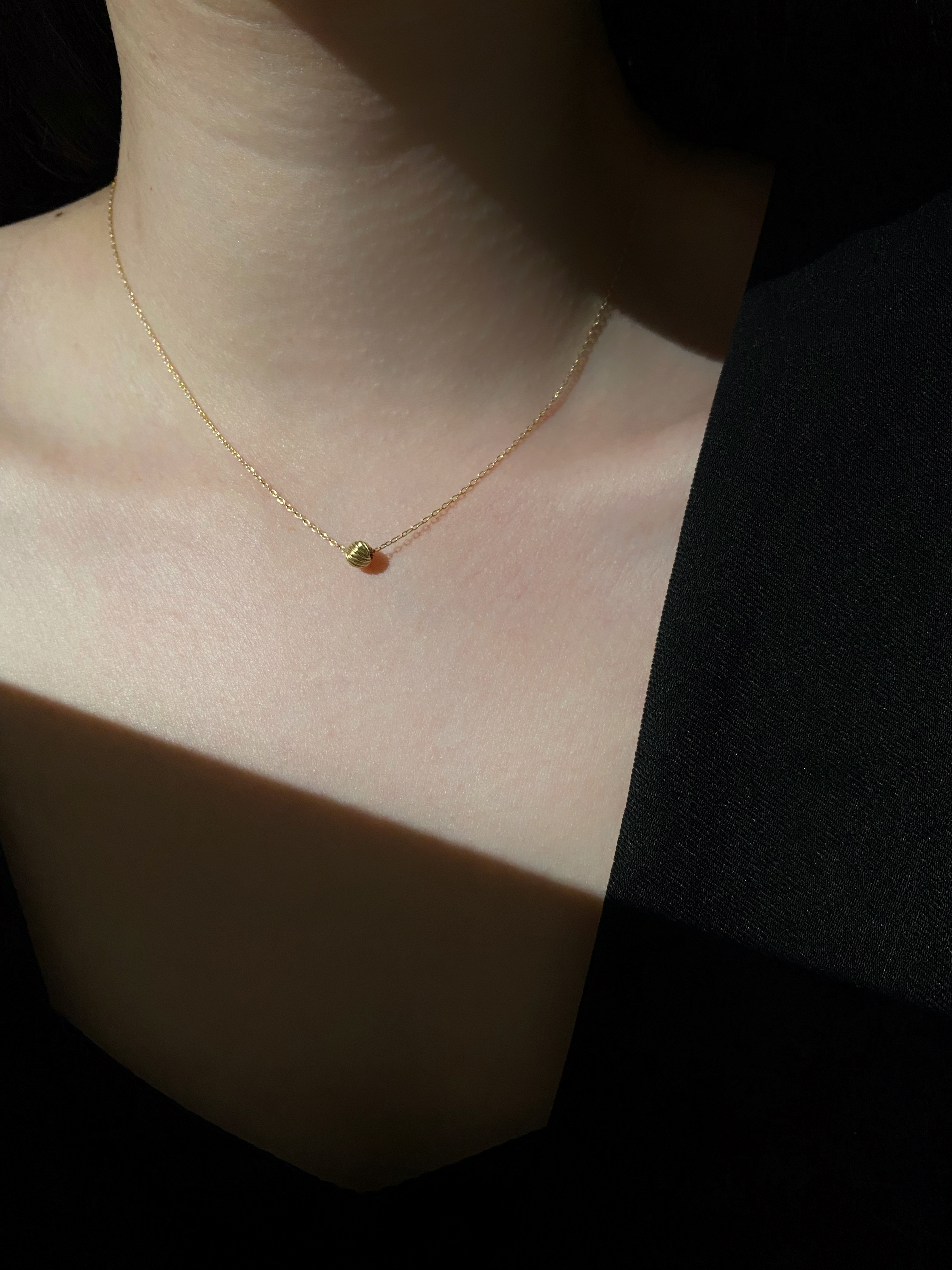 一顆幸運金球項鍊