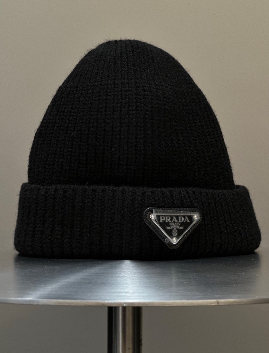 【PRADA】經典小三角 蔡徐坤同款 冷帽 毛帽 UMD489S2113IMF0002