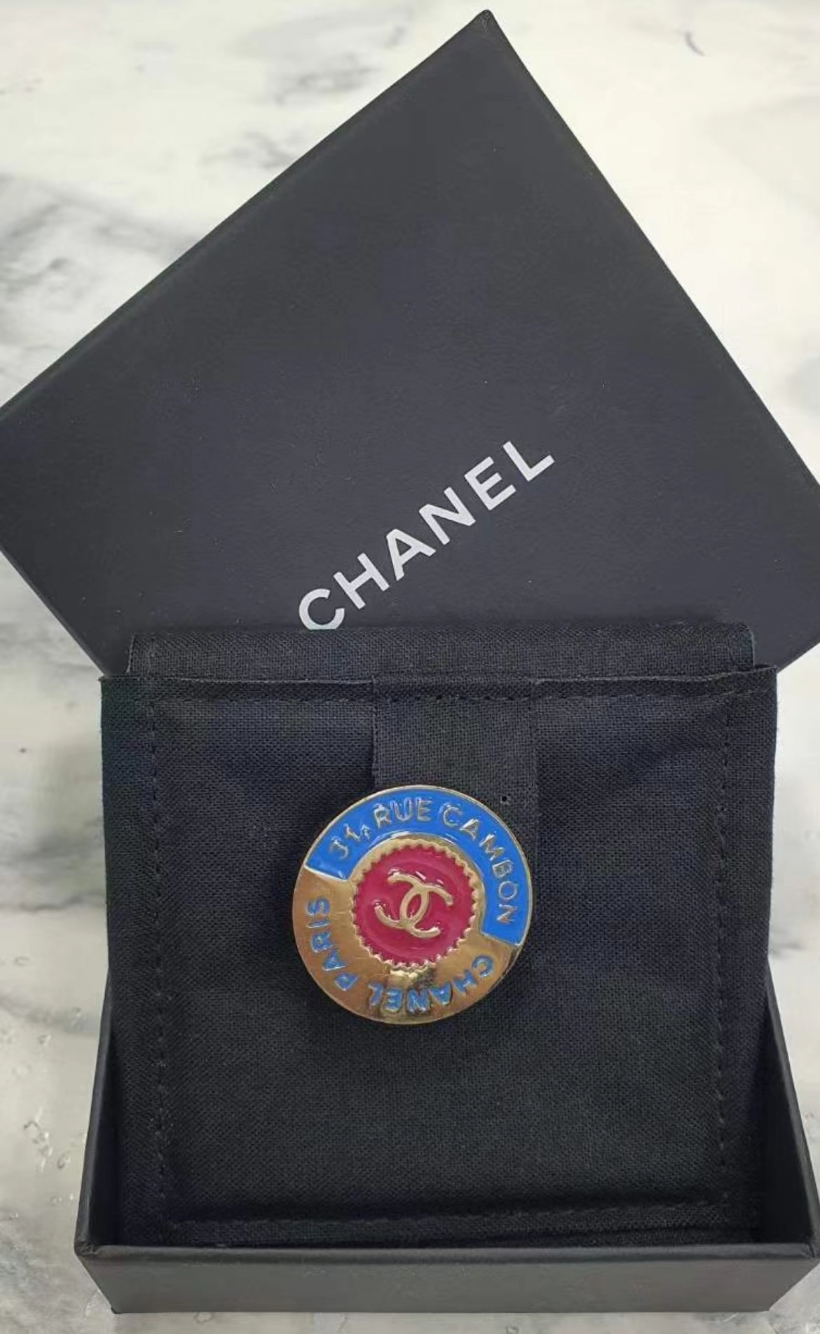 Chanel 徽章心口針 -M