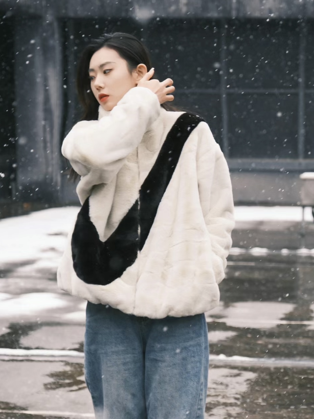 【現貨】Nike NSW Plush 立領 大勾 絨毛 Logo 外套 極簡黑 寶寶藍 米白